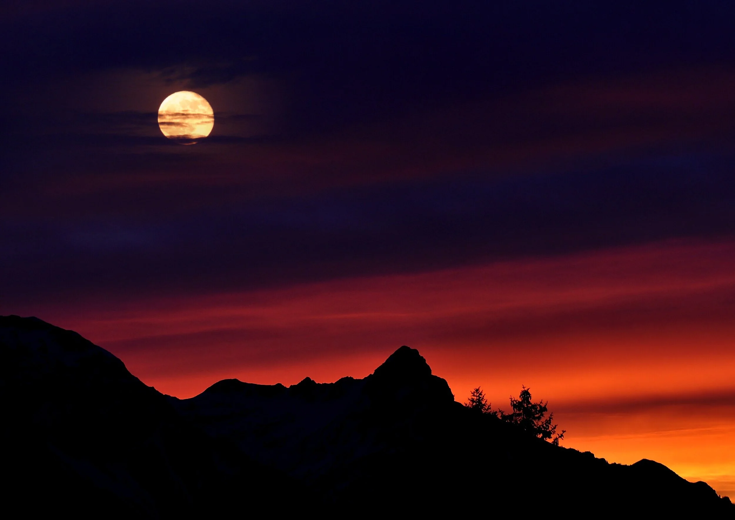 mountains-sky-sunrise-lighting-36038.jpg