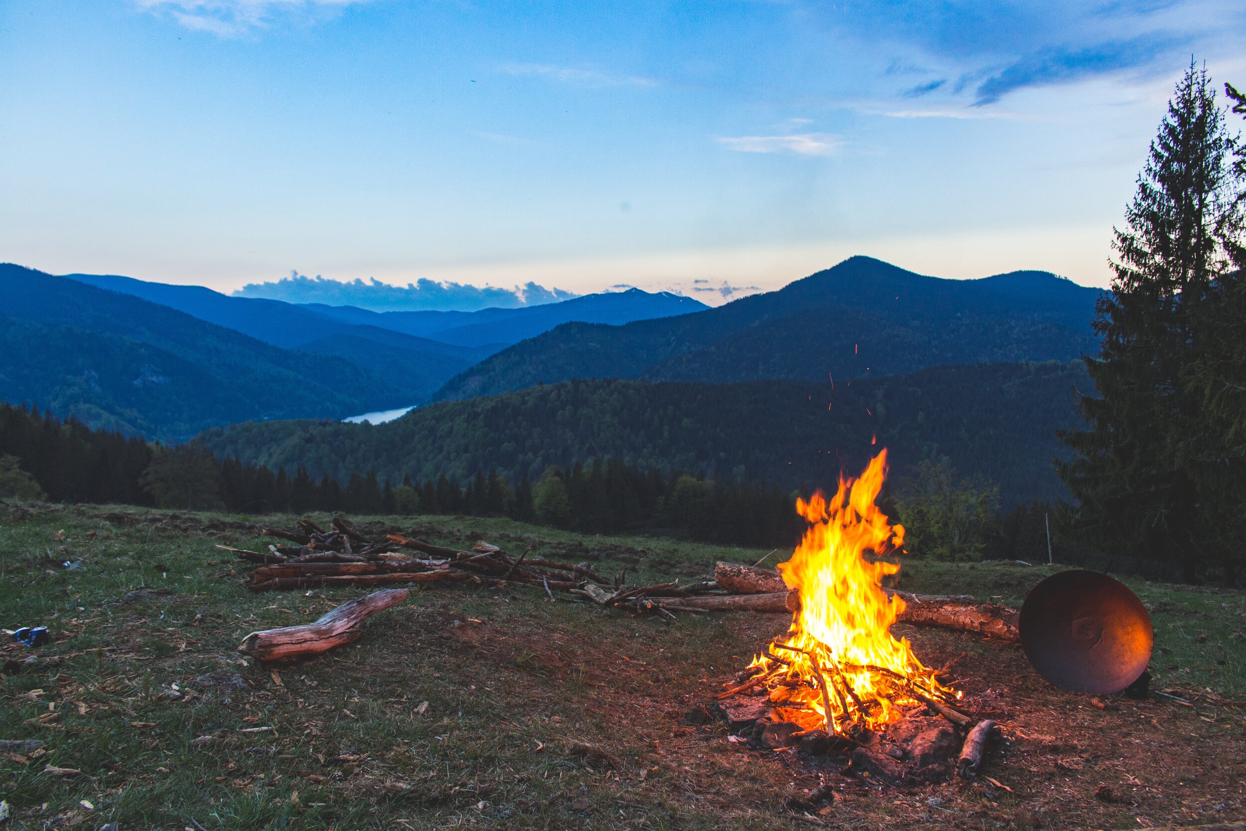 bonfire-surrounded-with-green-grass-field-1061640.jpg