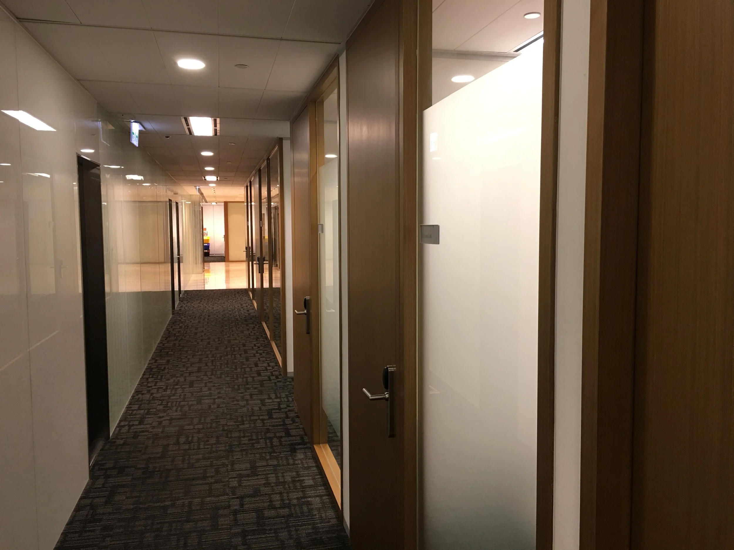 “traditional” serviced offices: doors and walls good for IP protection? (author)