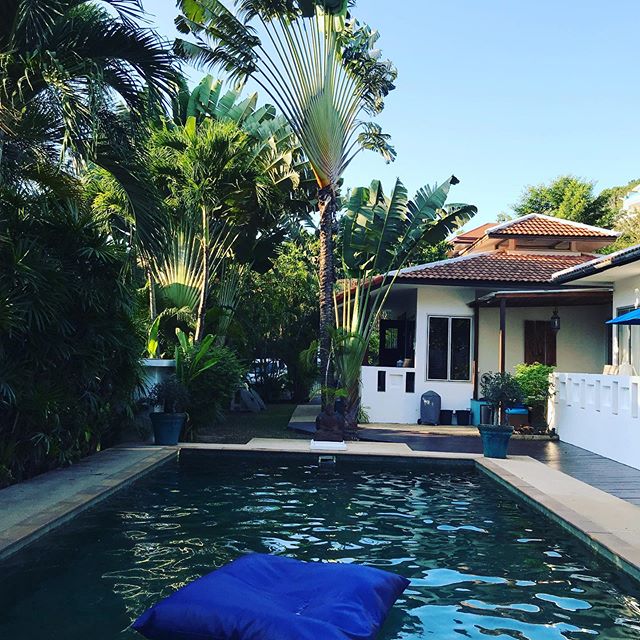 Float around the Balistone pool on these fabulous pool bean bags! Perfect way to view the palm trees! #kohsamui🌴 #visitthailand
