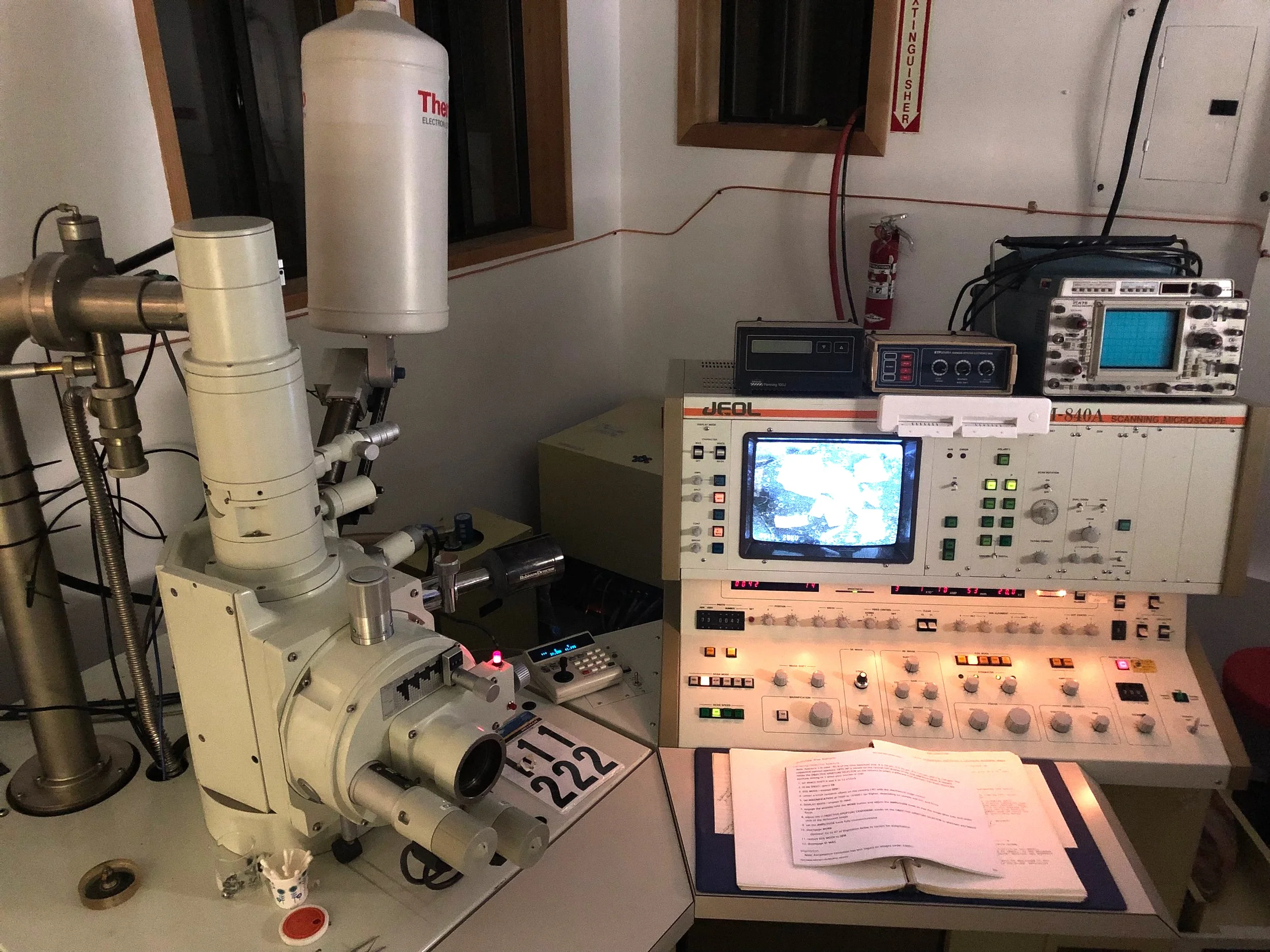 Jeol 840A Scanning Electron Microscope