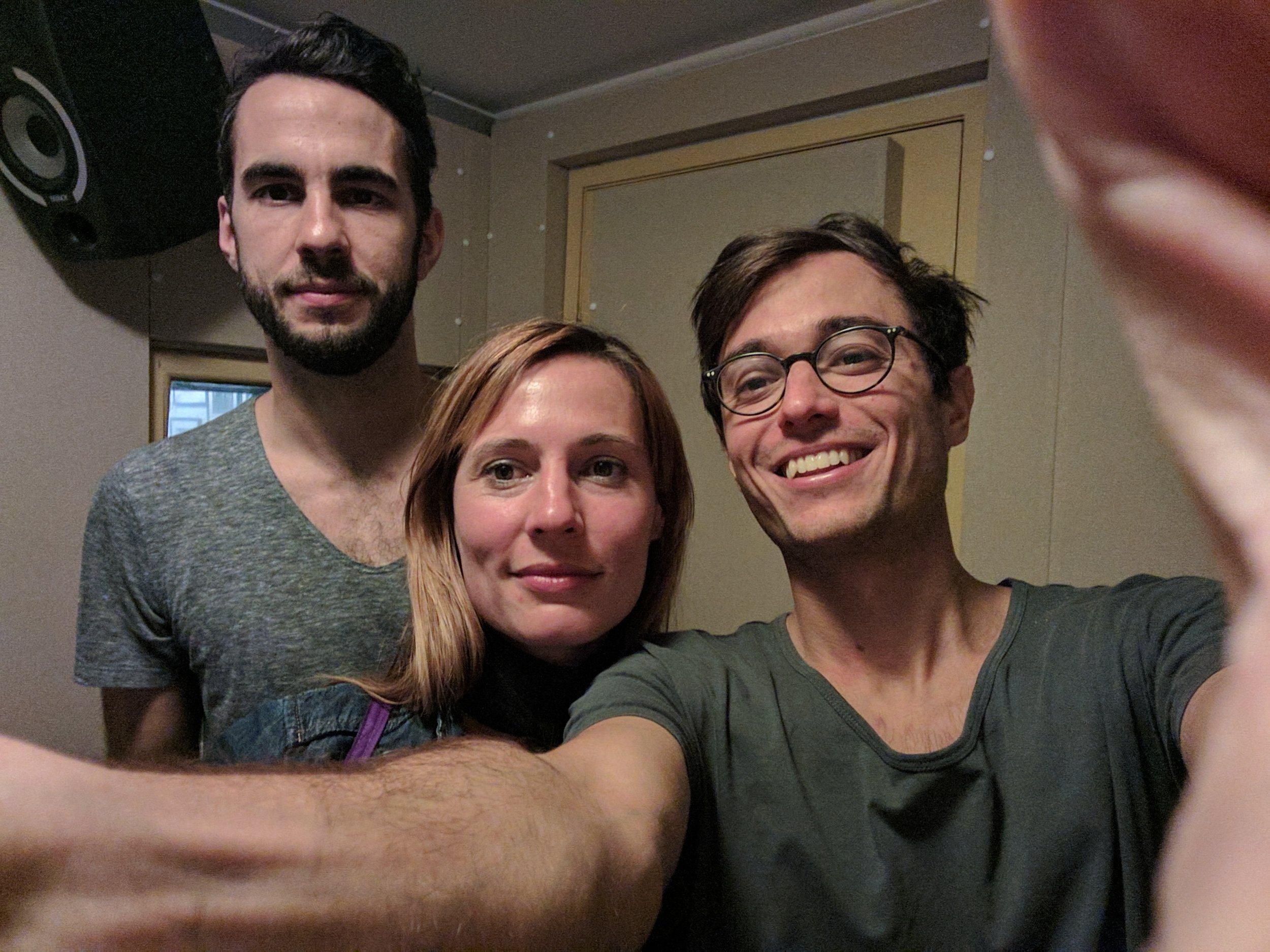 Interview and live performance with Manu Delago (HandMade with Isa Kurz and Chris Norz) 