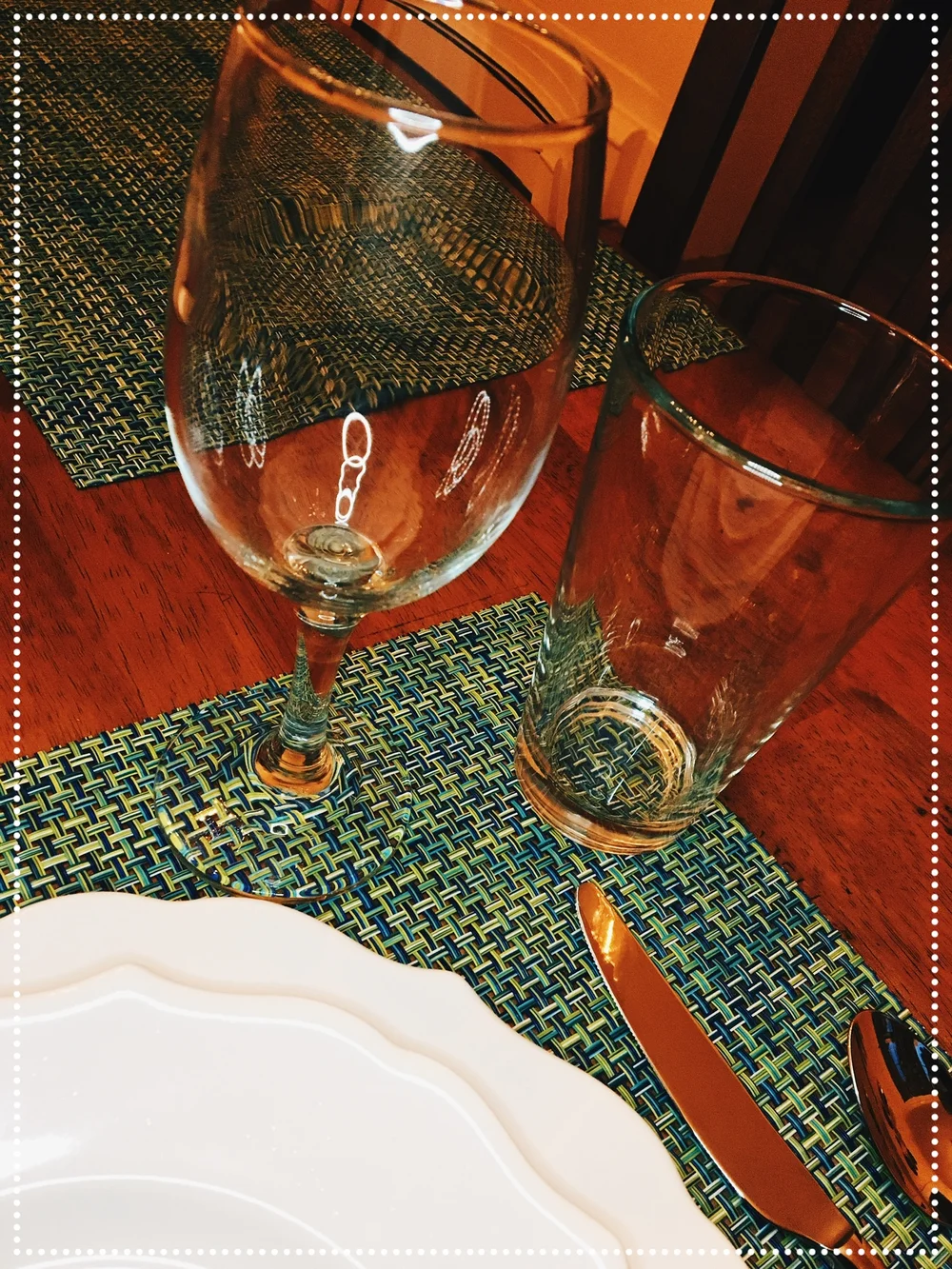 Casual Table Setting in Seven Easy Steps. — Wildflower + Pearl