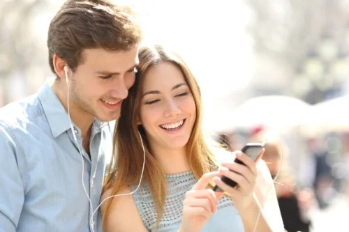 iStock-476732844 couple w headphones.jpg