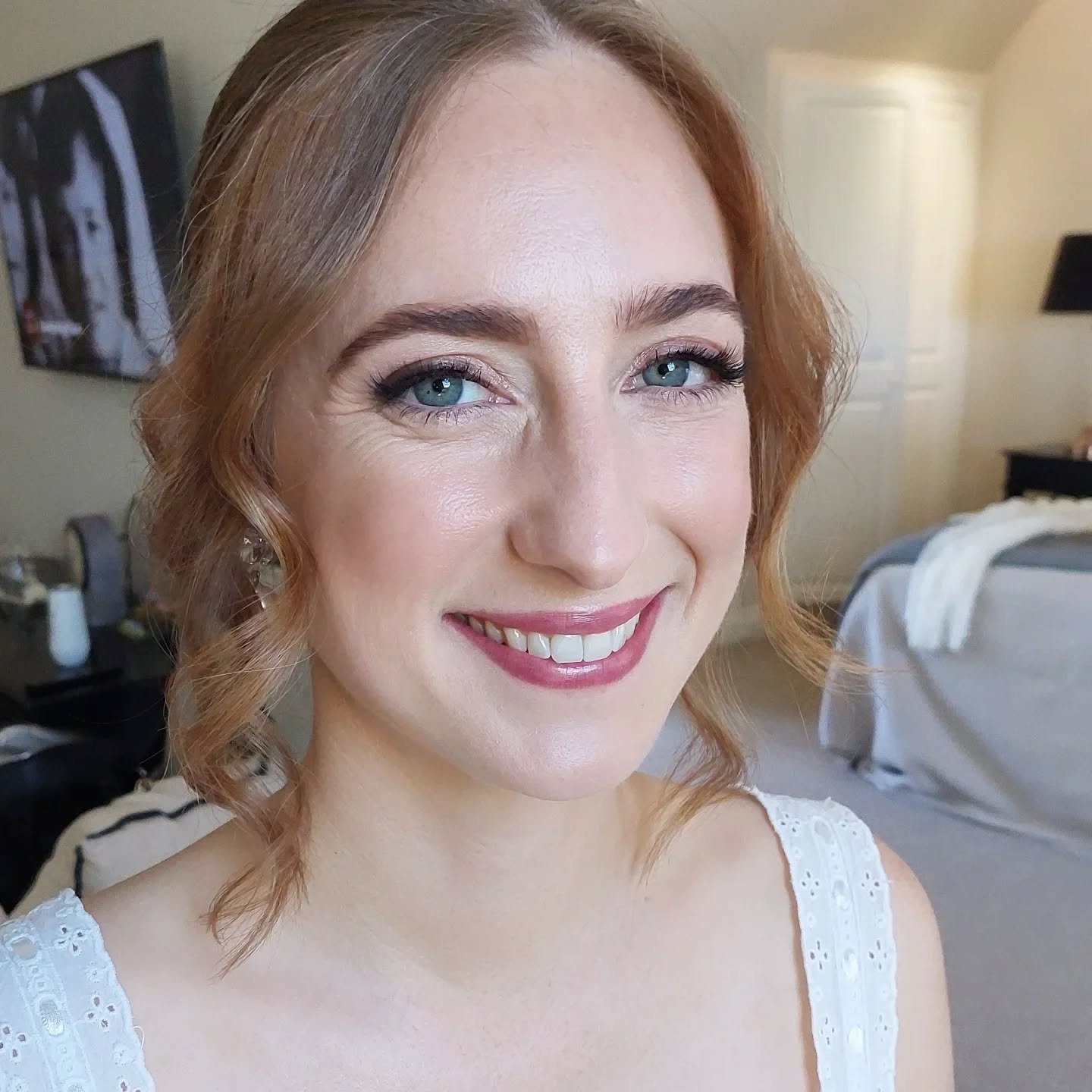 Bonnie was glowing this weekend ✨ A stunning day at @spicersclovellyweddings 

I love this #lipsense lip colour on her, it reads differently on everyone I use it on. On her, it was a rosy berry, and was giving those romantic Bridgerton a lil bit vint