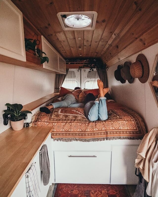 Card-carrying members of the Homebodies Club right here. 🚐😎⁣
⁣
As vanlifers it&rsquo;s probably embarrassing how much we relish spending time just hiding away inside the van, reading or binge-watching movies. 🤣 ⁣
But hey, it&rsquo;s comfy as hell 
