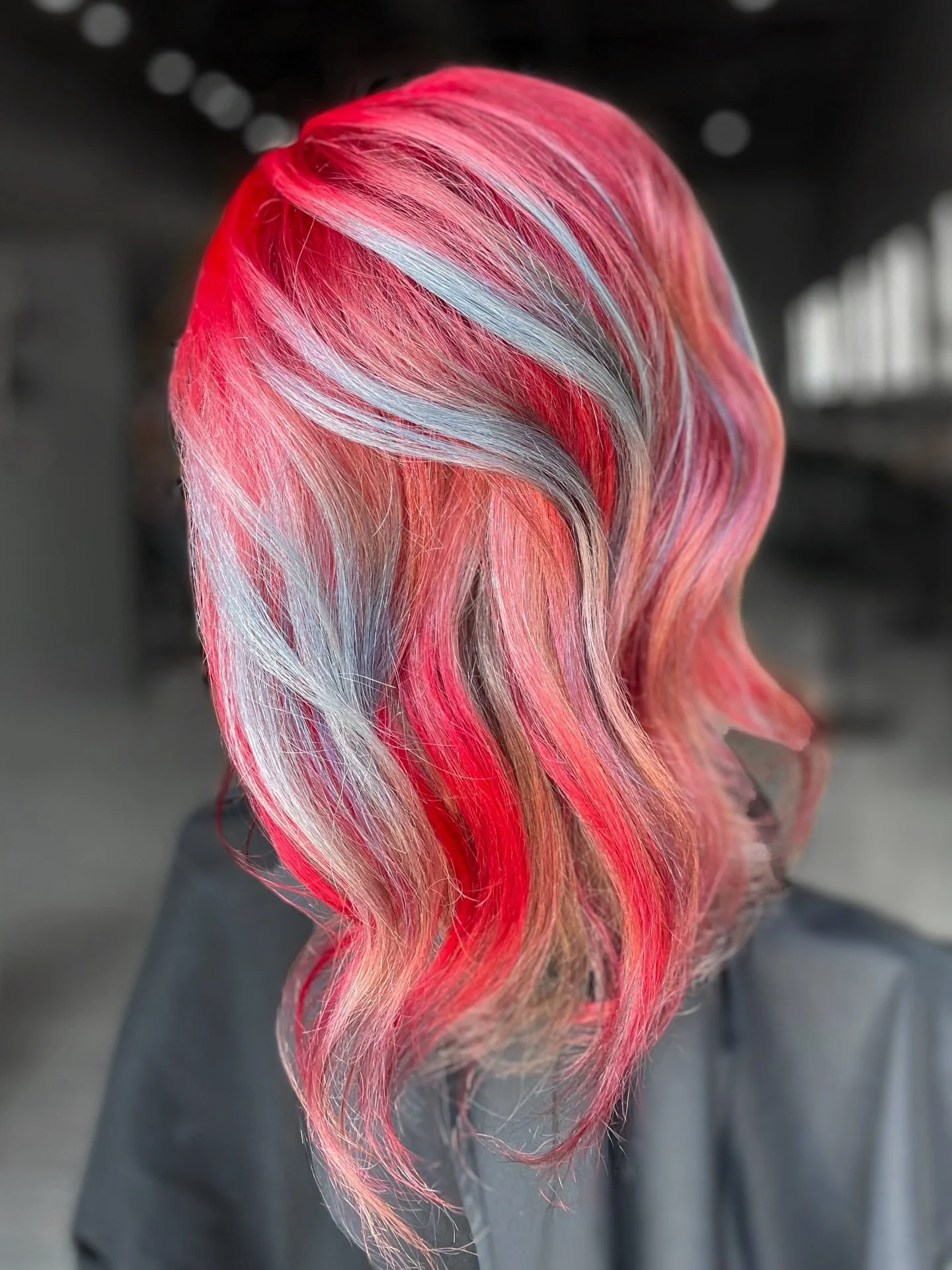 FLAMIN&rsquo; HAIR COLOR 🔥🧊
.
.
HAIR by @your.hair.angel.a 
#HOFSalon
#HausOfFlint
#AlternativeHairSalonUtah
#CreativeHairColor
#UtahVividHair