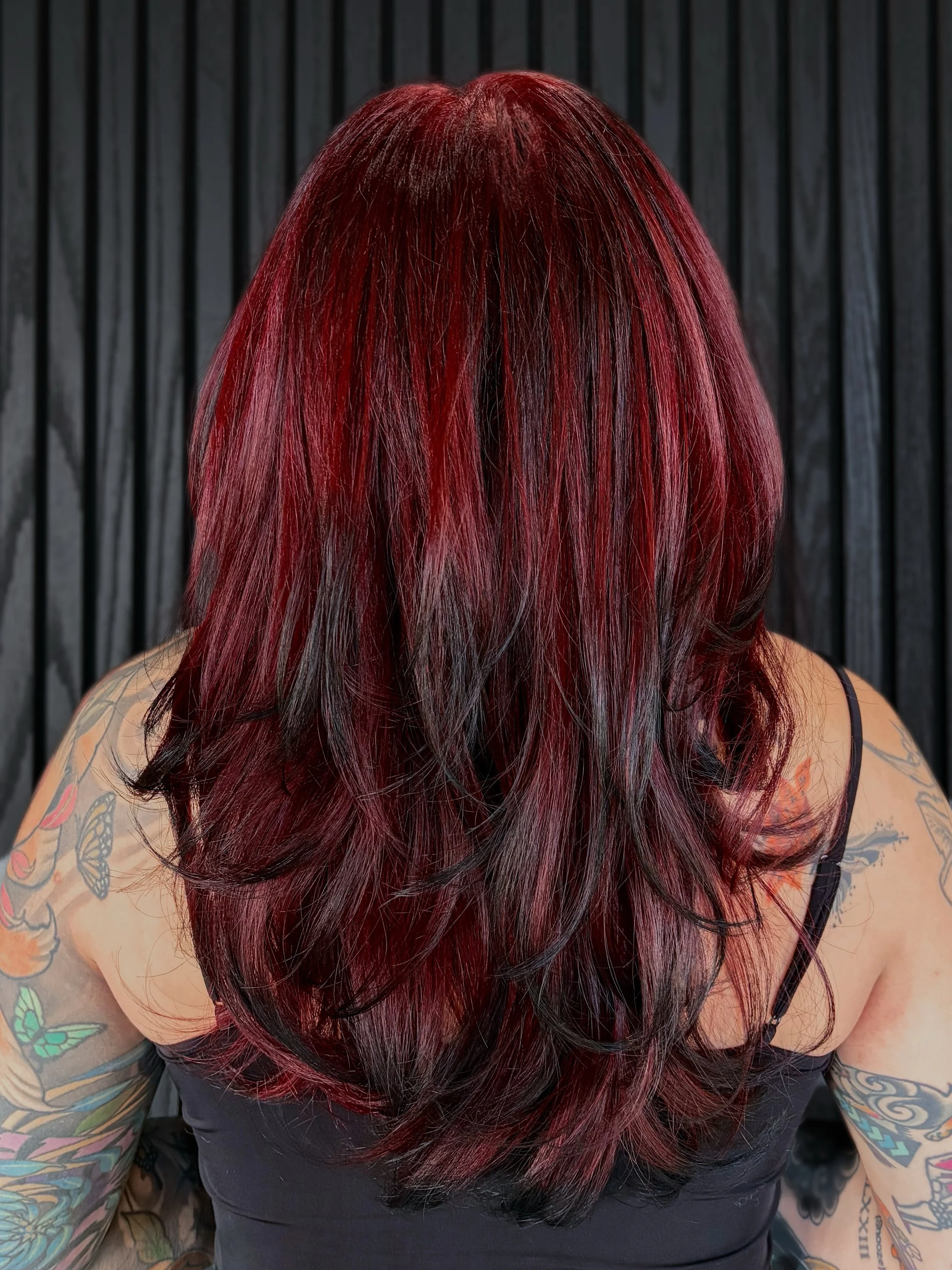 Cherry Dipped &amp; Tipped 🍒🕷️
It&rsquo;s time to start planning your back to school hair and your spooky season hair. 👻🍂Ahhhhhhh can&rsquo;t wait!🖤
HAIR by @dre_hair_ 
PREPPED &amp; PROTECTED w/ @oligclub 
CREATIVE SPACE - HOF Salon @hausofflin