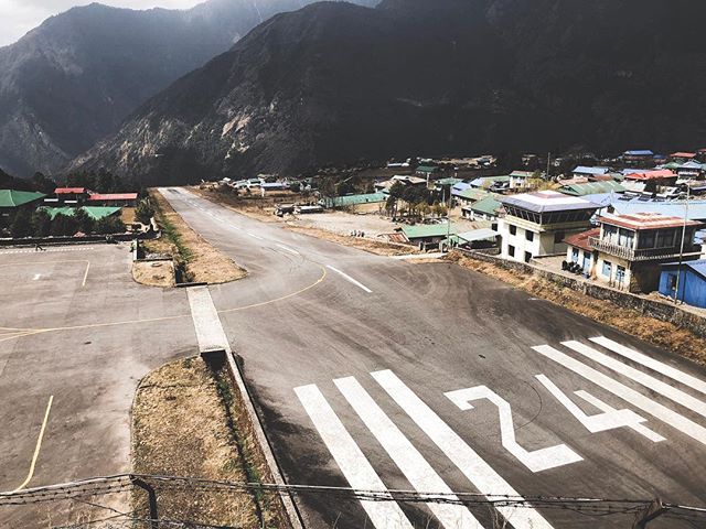 Safe to say this runway is pretty hectic and certainly lives up to its label of being the scariest in the world๐ฎ