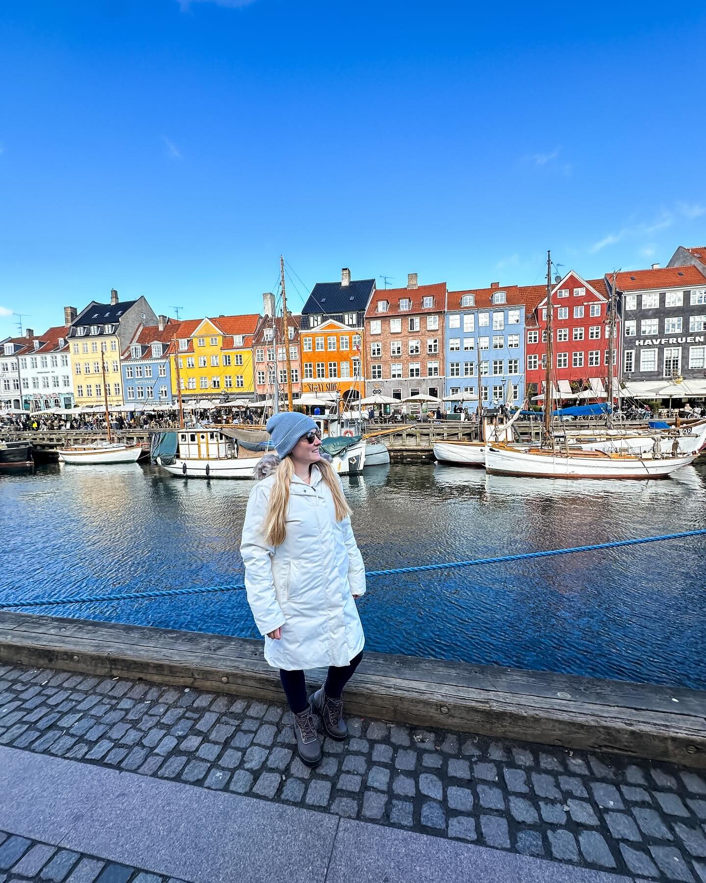The perfect blue skies for strolling Copenhagen. 🩶
.
.
.
.
#CocoinDenmark #travel #NationalCocoGraphic #alwaysttaveling #explore #VisitDenmark #ExploreCopenhagen #Copenhagen