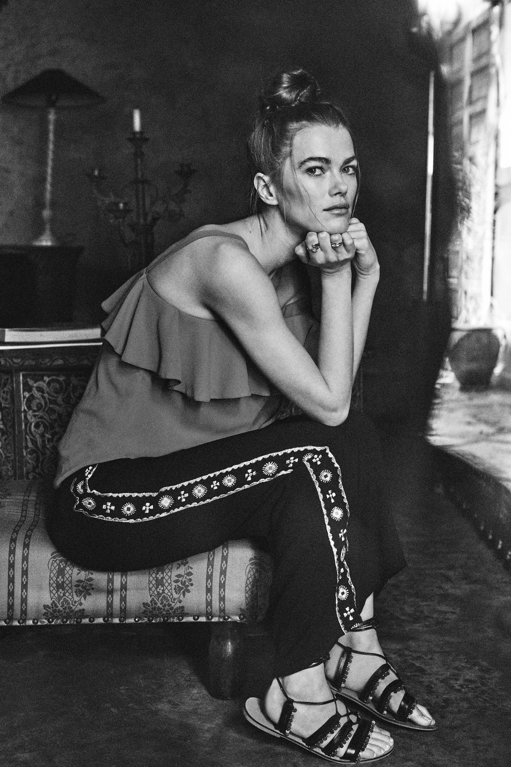 LBFASHION_CARNIVAL_LADIES_03_177 BW.jpg