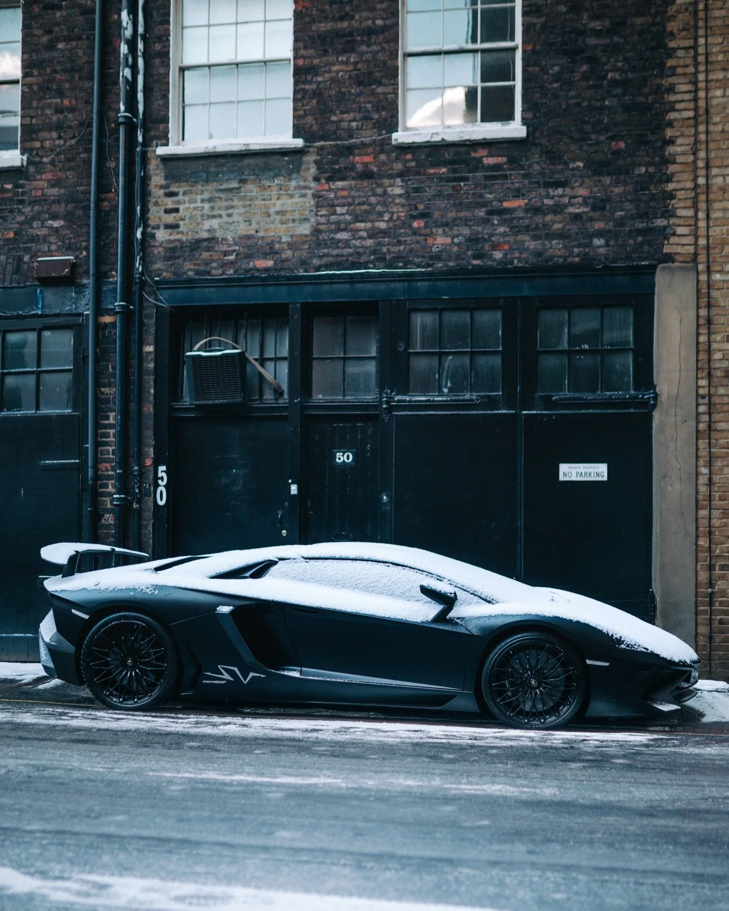 snow days in london 

#lamborghini#aventadorsv#porsche#london#supercars