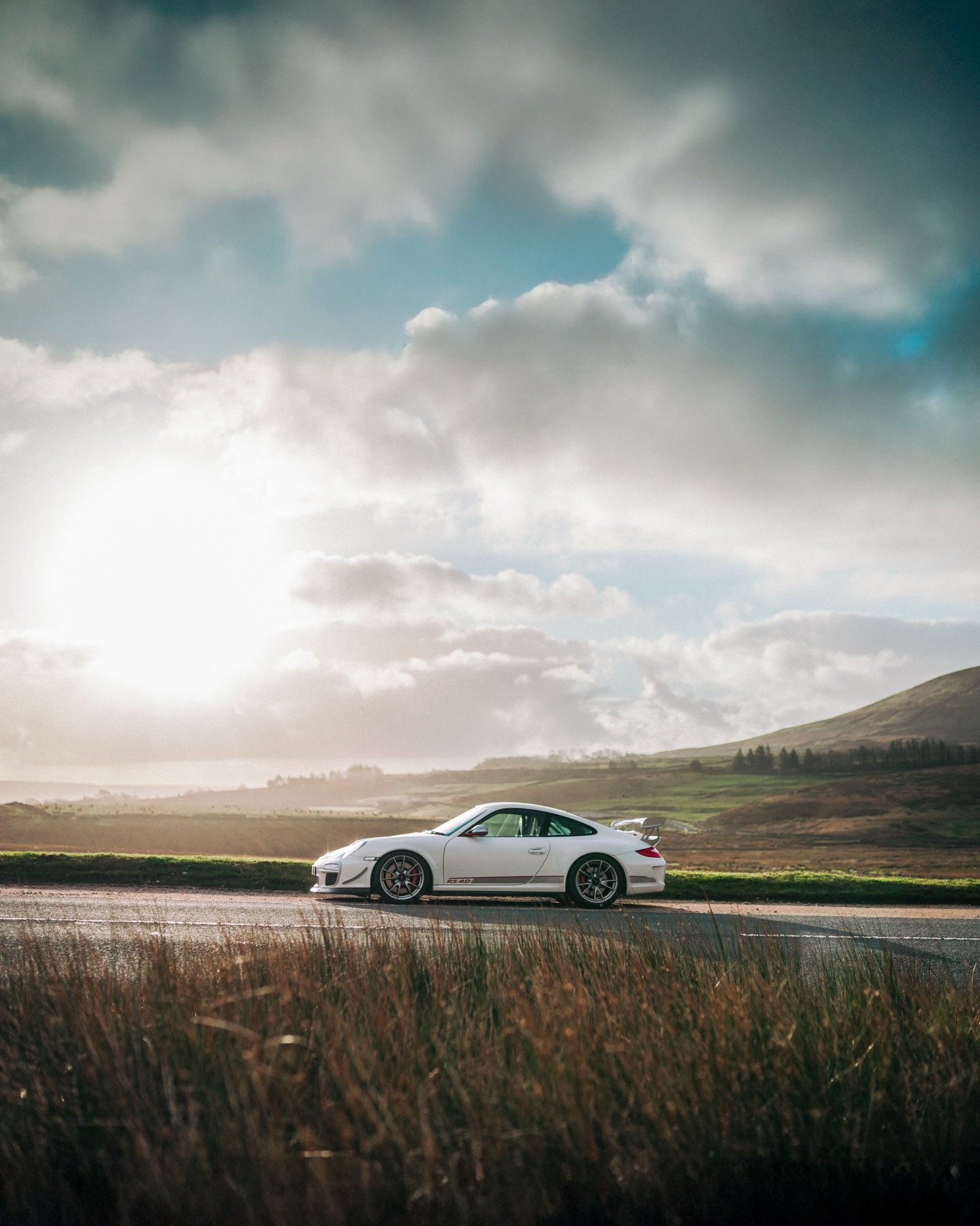 zuffenhausen&rsquo;s finest meets yorkshire&rsquo;s finest 

#porsche #porschemoment #gt3rs #gt3rs40