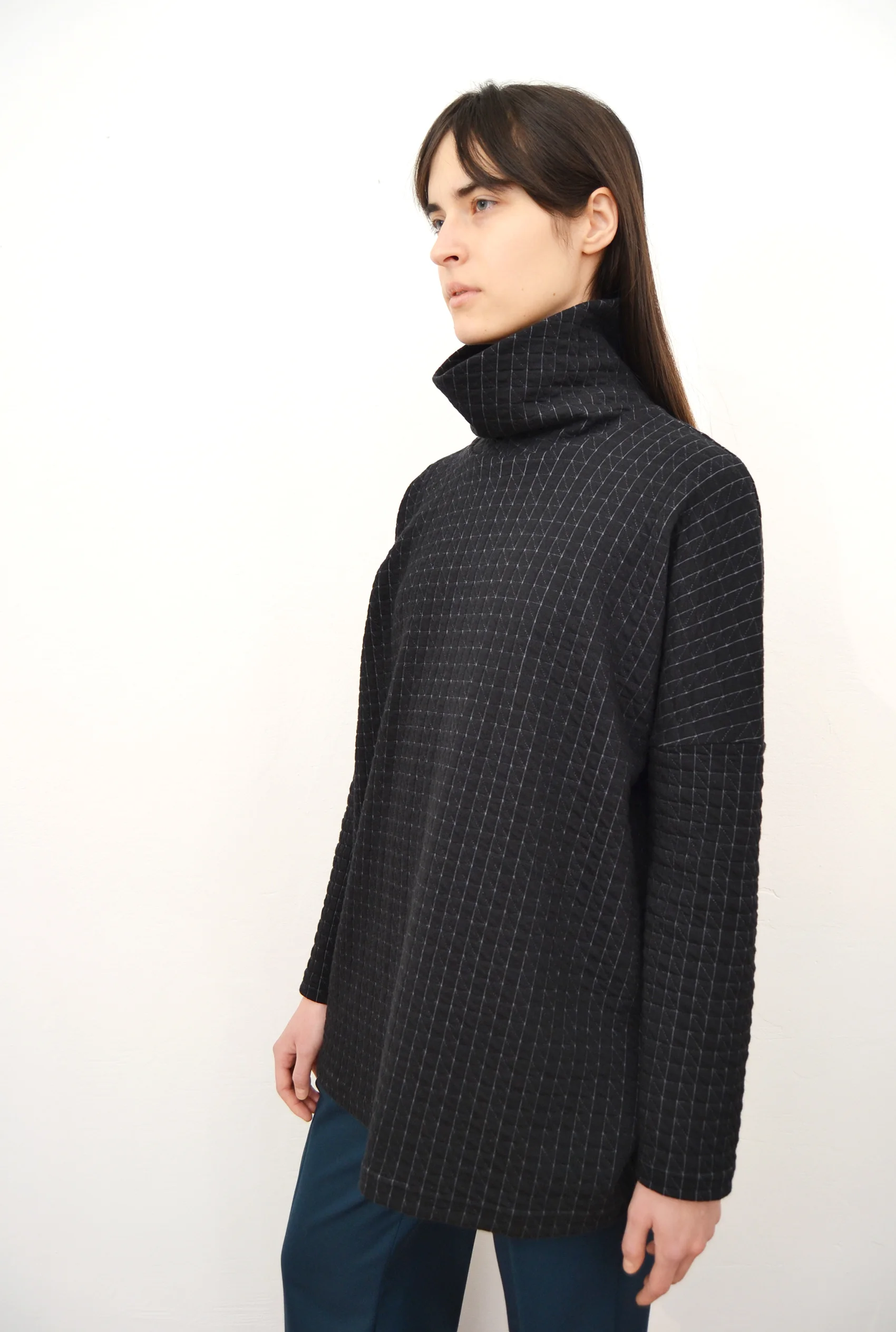 sweater kubirk side.jpg