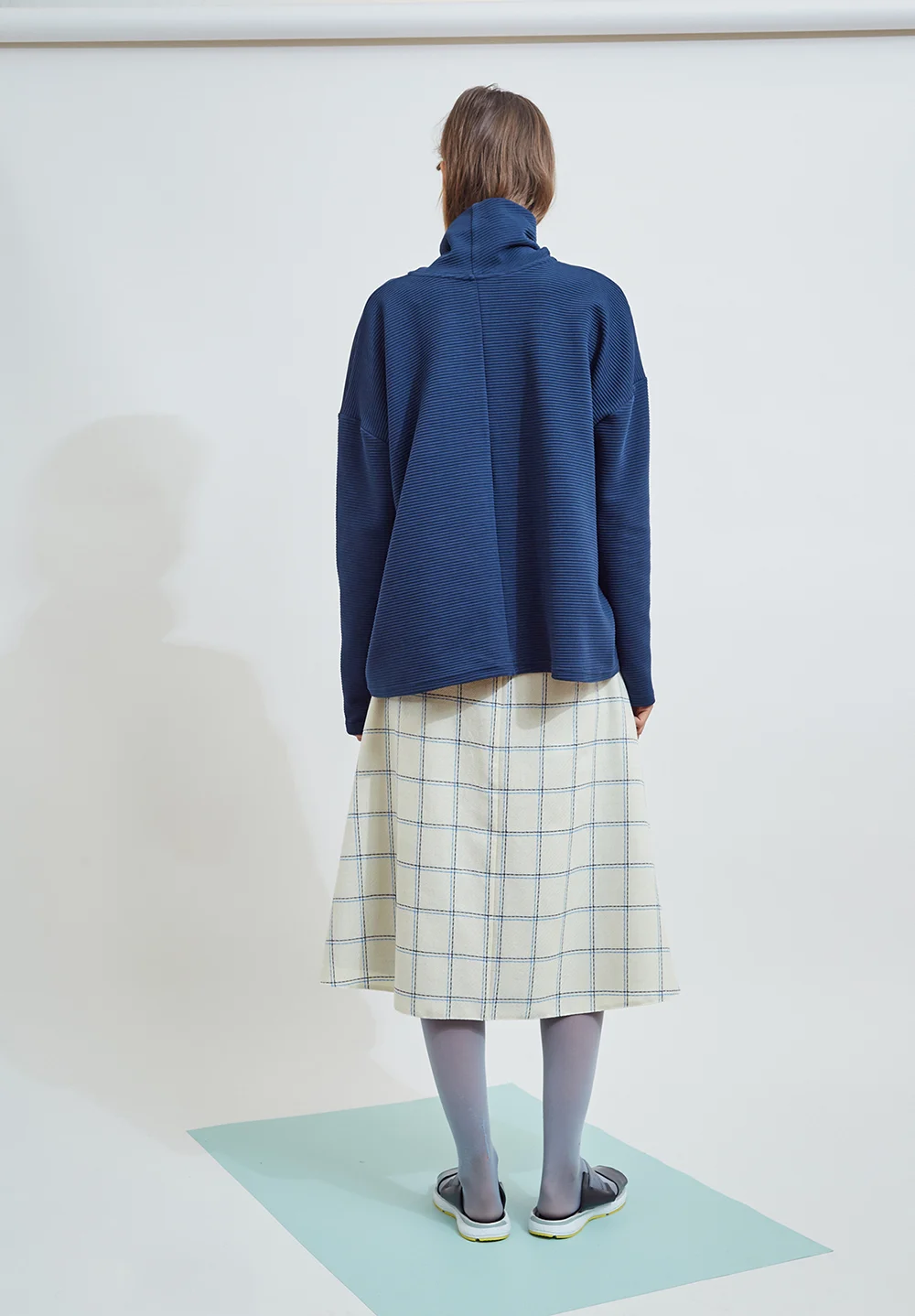 Pulli Phi blue back.jpg