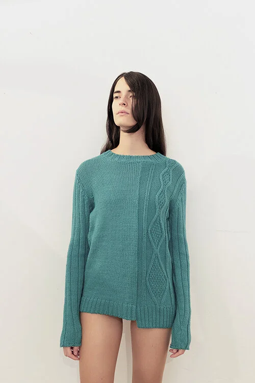 Rina sweater front webshop.jpg