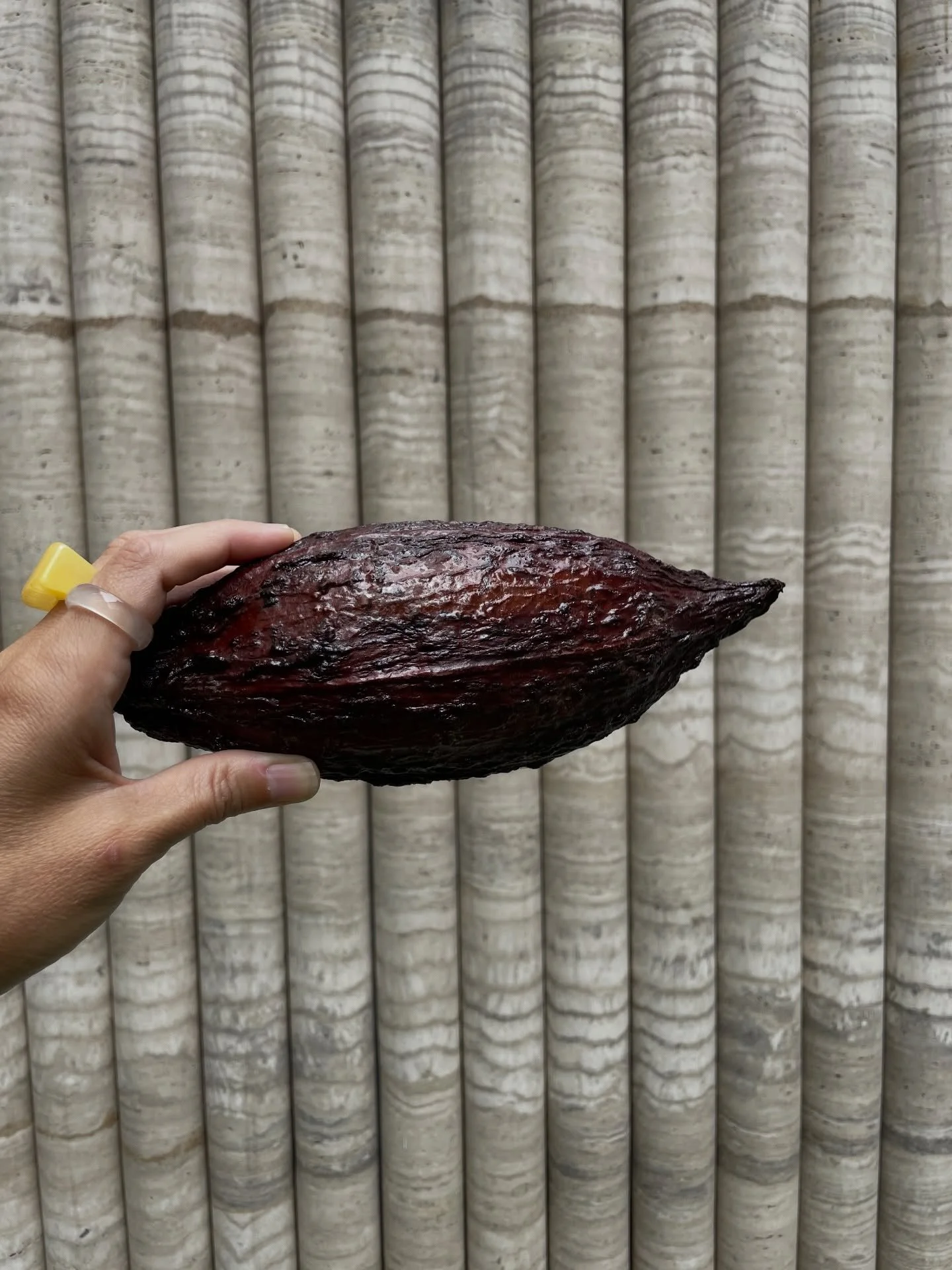 Poes&iacute;a en A mayor
estupendo Amor AmAr el mAr 
y vivir s&oacute;lo de Amor 
y mAr 
y mirAr siempre el mAr 
con Amor 
mAgnifico morir 
Al pie del mAr de Amor 
Al pie del mAr de Amor morir 
pero mirAndo siempre el mAr 
con Amor 
como si morir 
fu