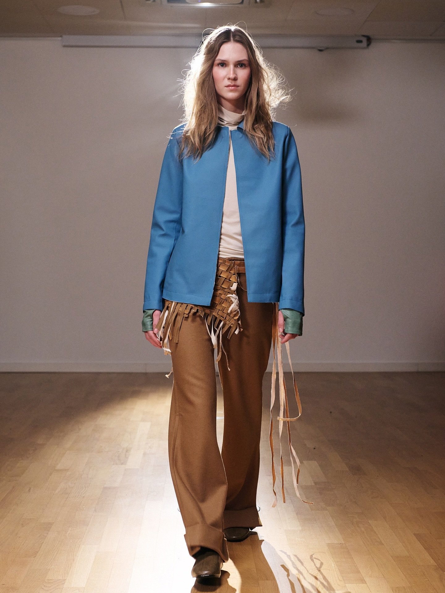 MAQU AW26- La Dama del Cacao

PRODUCTION COORDINATOR
@margaritaszuldiner 

MOVEMENT DIRECTOR
@usernamemaria_ 

STYLING / CREATIVE DIRECTION
@ioanaacarp 

GUEST RELATIONS
@compose__pr @claudiigonzalez @helenannabucher 

GUEST RELATIONS ASSISTANT
@silv