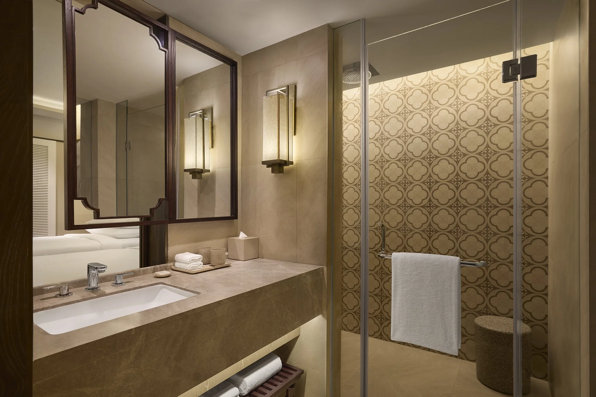 GOIBR_Deluxe_Bathroom_Twin.jpg