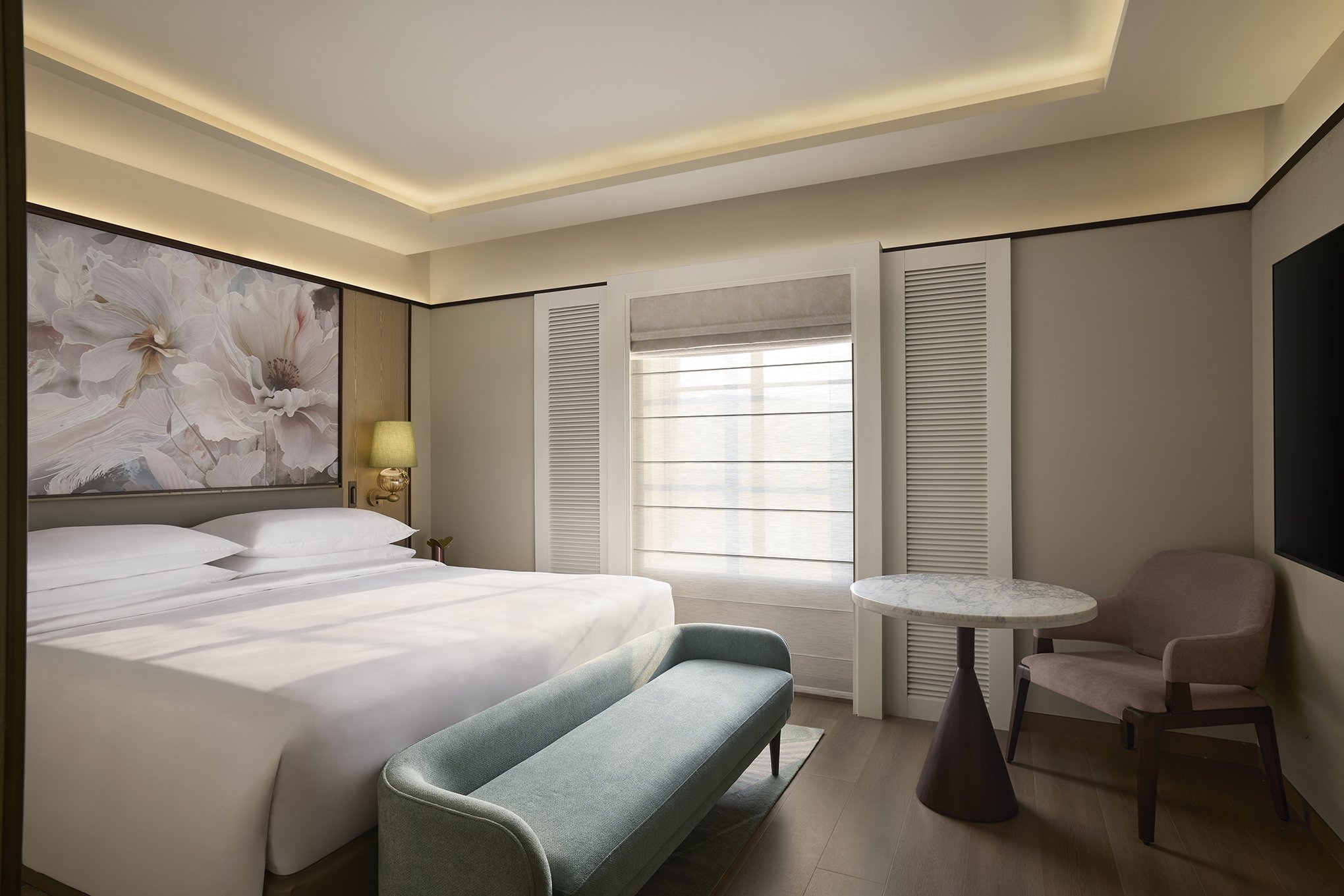 GOIBR_Deluxe_Bedroom_King.jpg