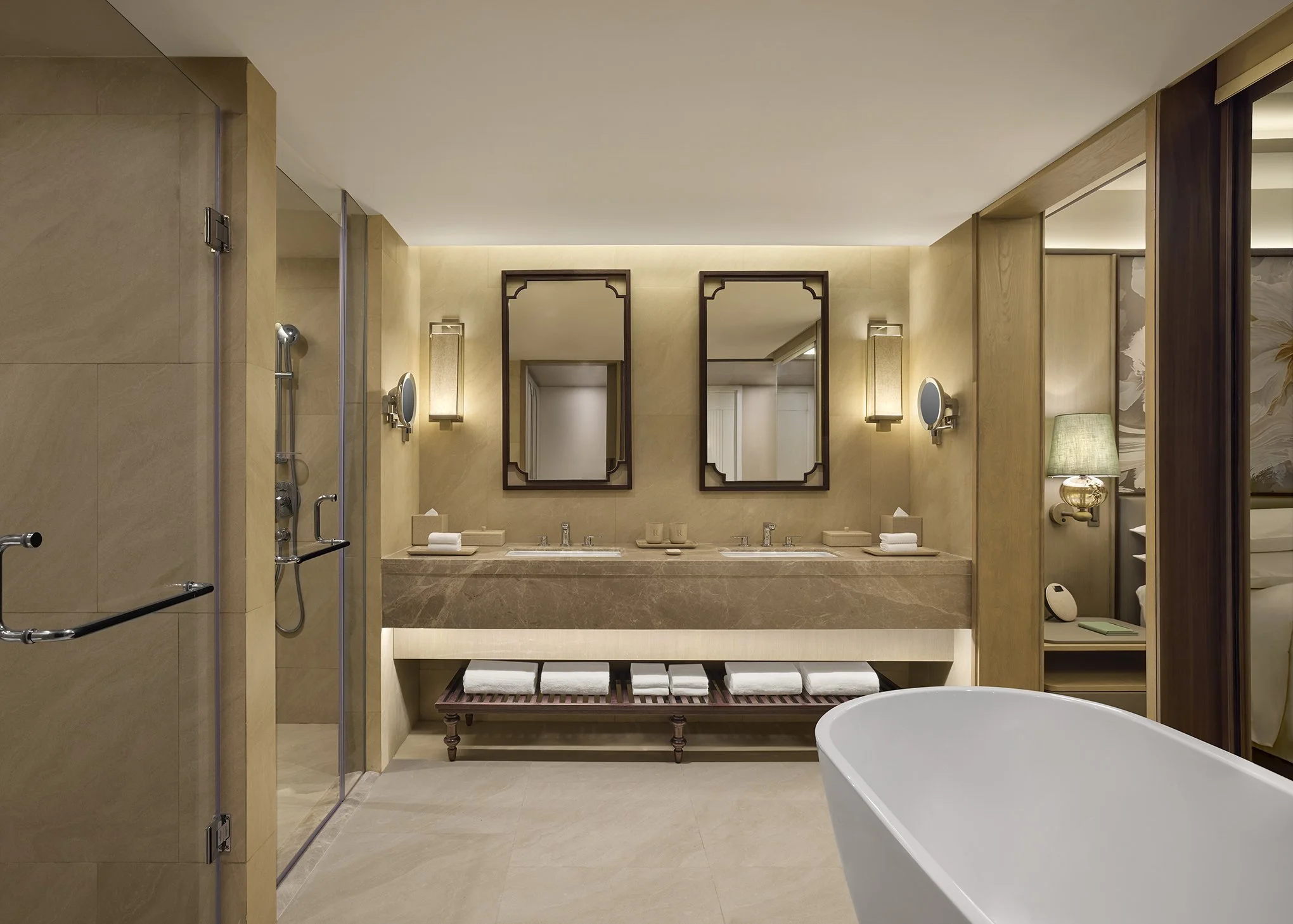 GOIBR_Family Suite_Bathroom.jpg