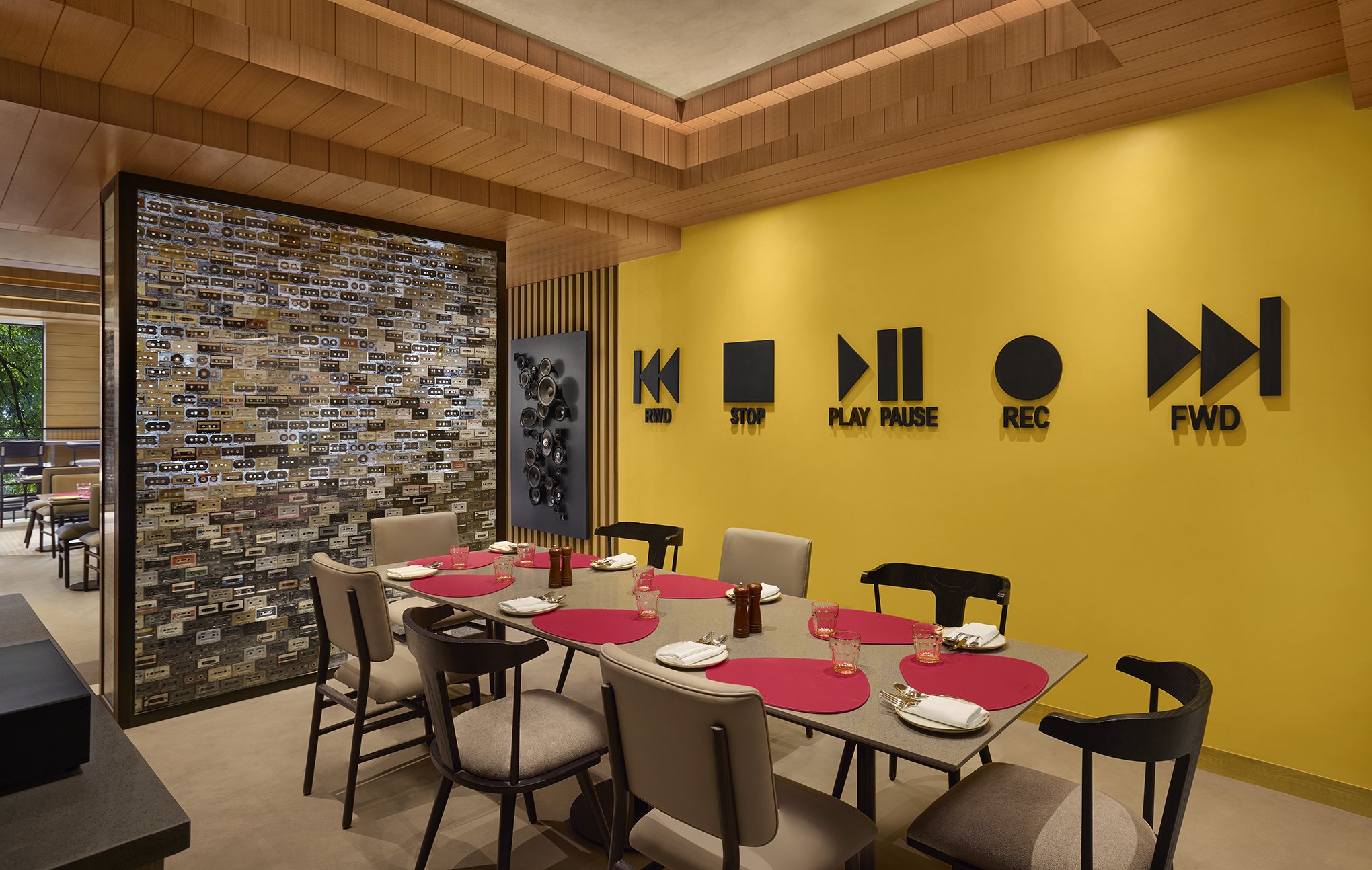 OX_BOMAW_Moxy Kitchen_PDR.jpg