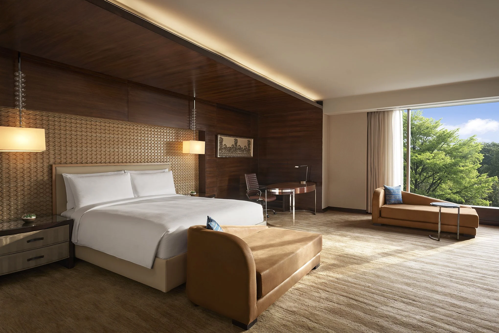 JW_IXCJW_Presidential Suite_Bedroom.jpg