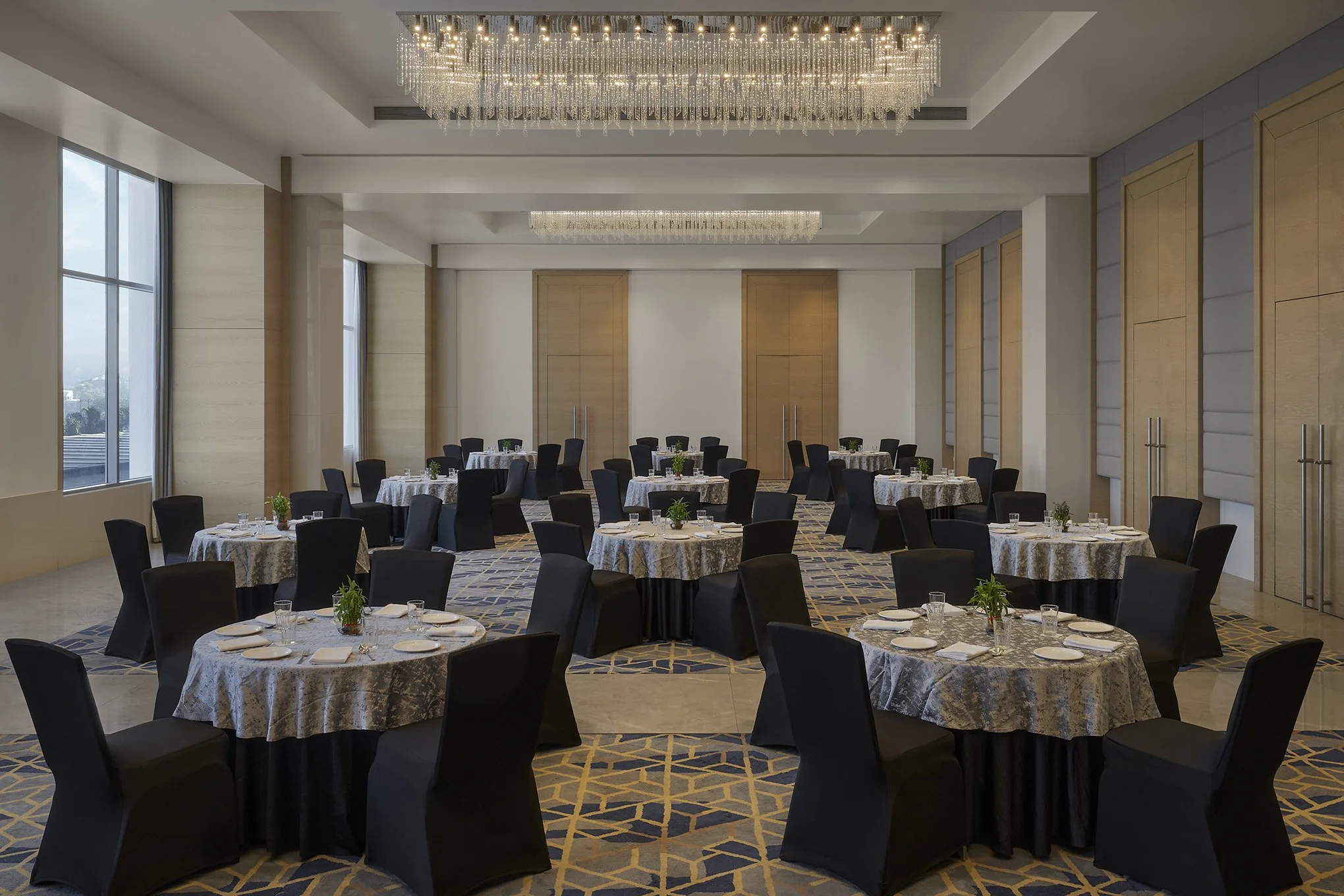 ISKFR_Diamond_Banquet_Social Cluster.jpg