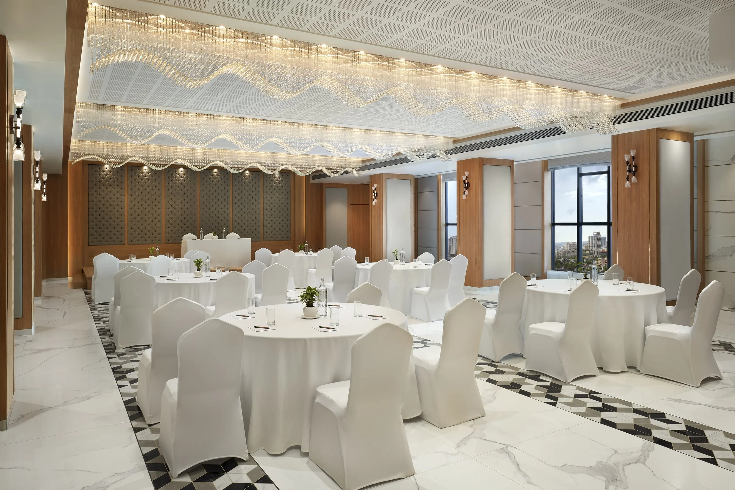 BOMRM_Banquet_Hazel_Conference Cluster.jpg