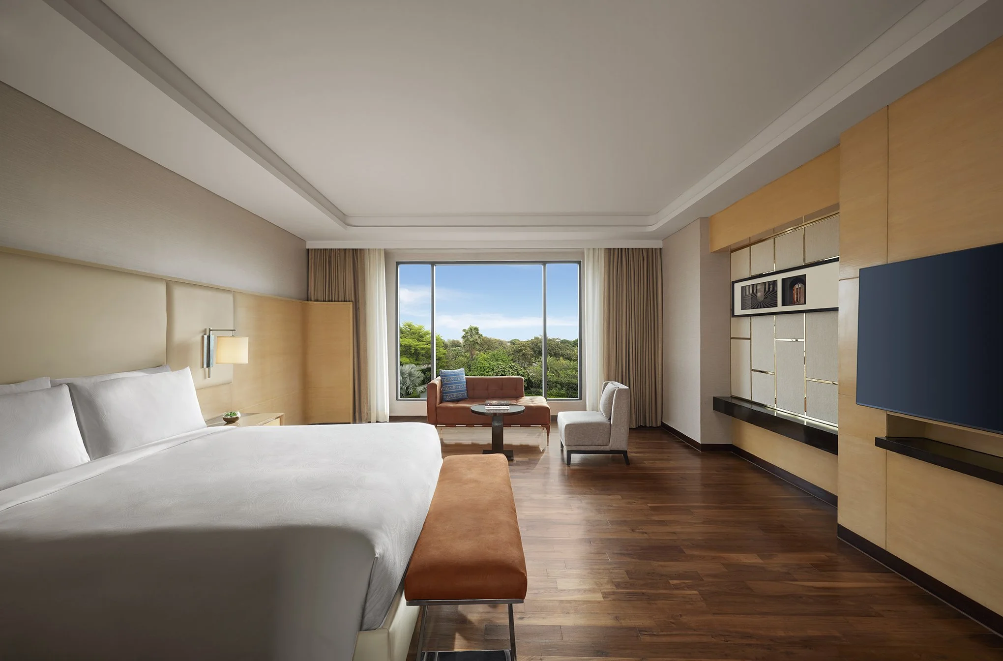 JW_IXCJW_Luxury Suite_Bedroom.jpg