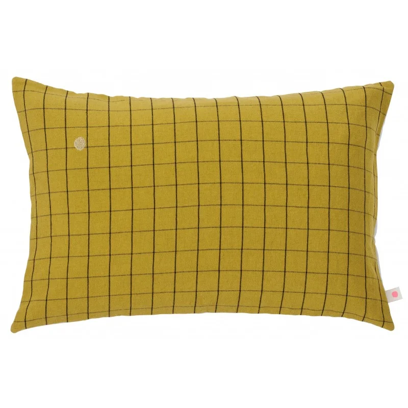 Cushion-Oscar-Colombo-40-la-cerise-Anne-Hubert-Made-in-Portugal.jpg