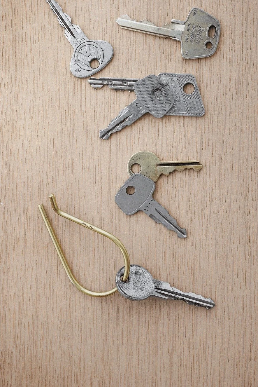 moebe_key-ring_gif_brass.jpg