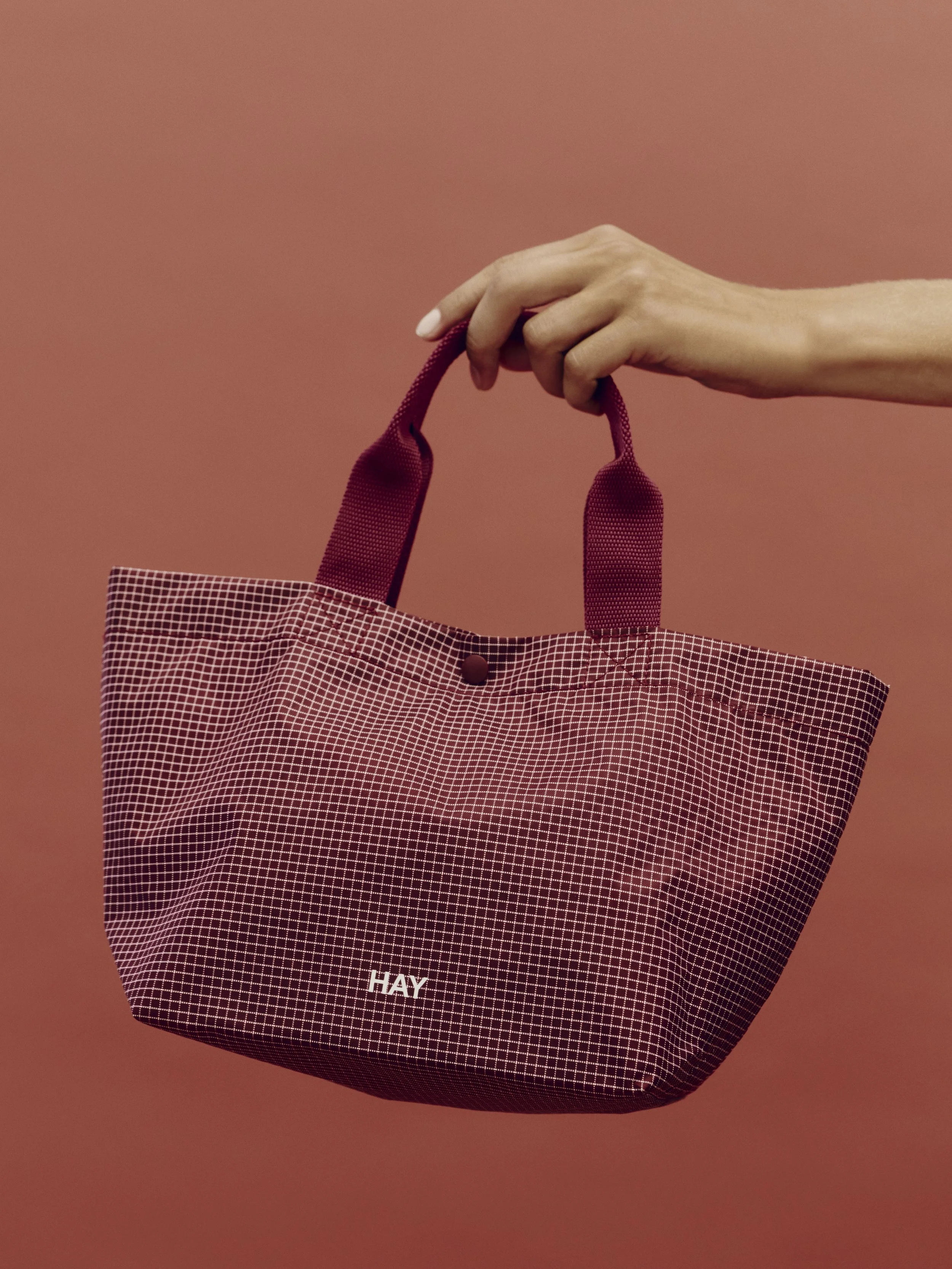 Grid Everyday Bag Mini burgundy_01.jpg