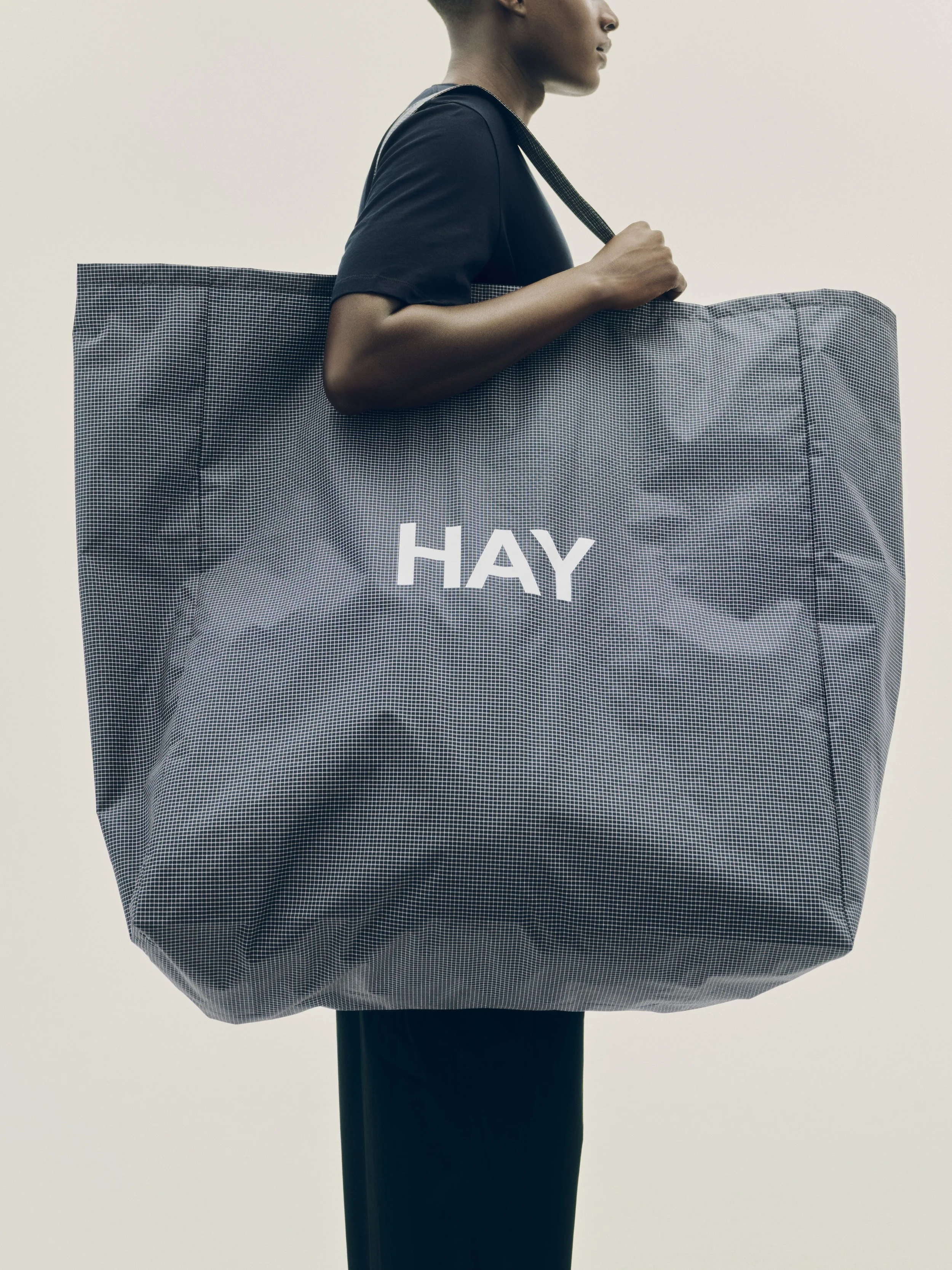 Grid XL Bag dark blue.jpg