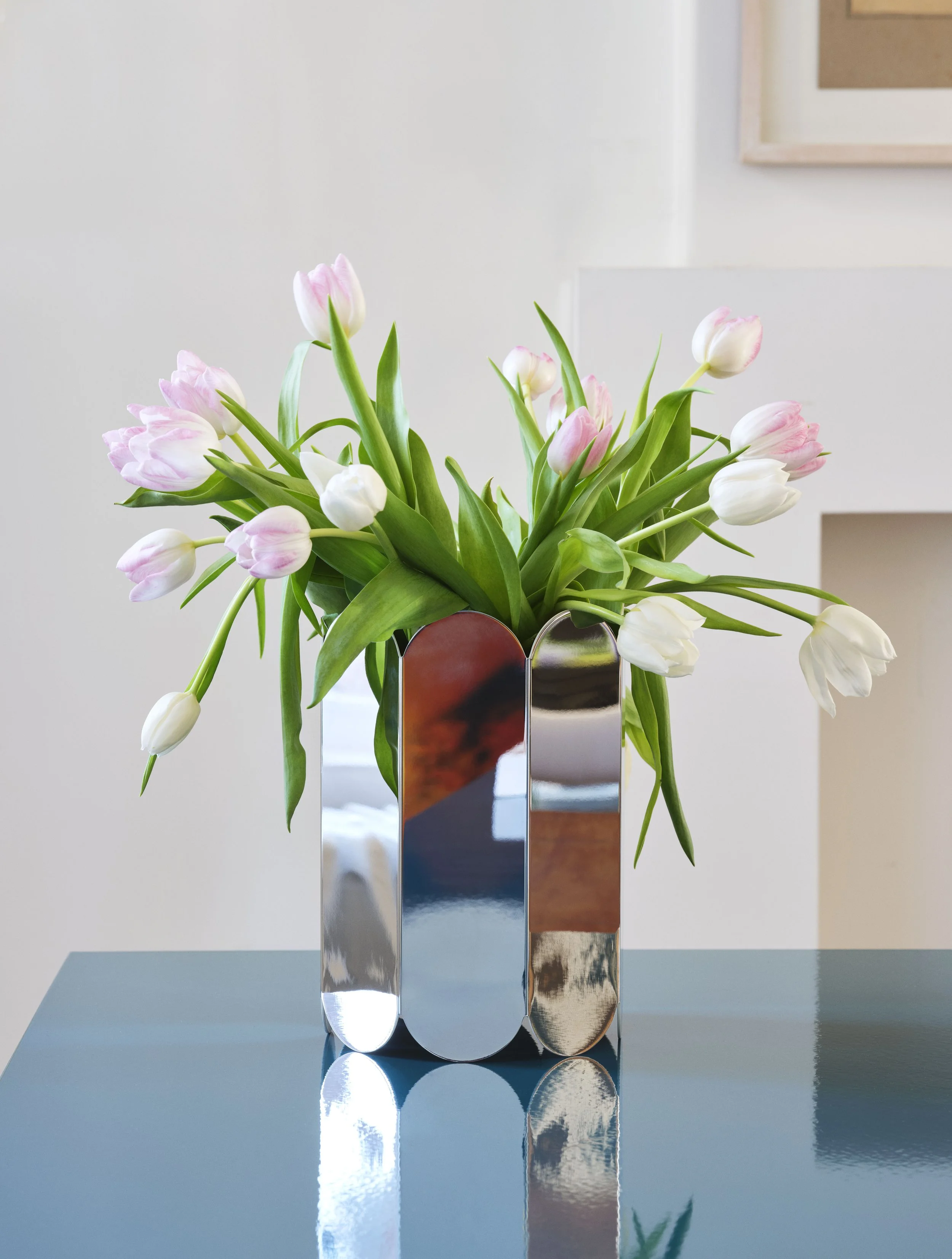 Arcs Vase mirror 01.jpg