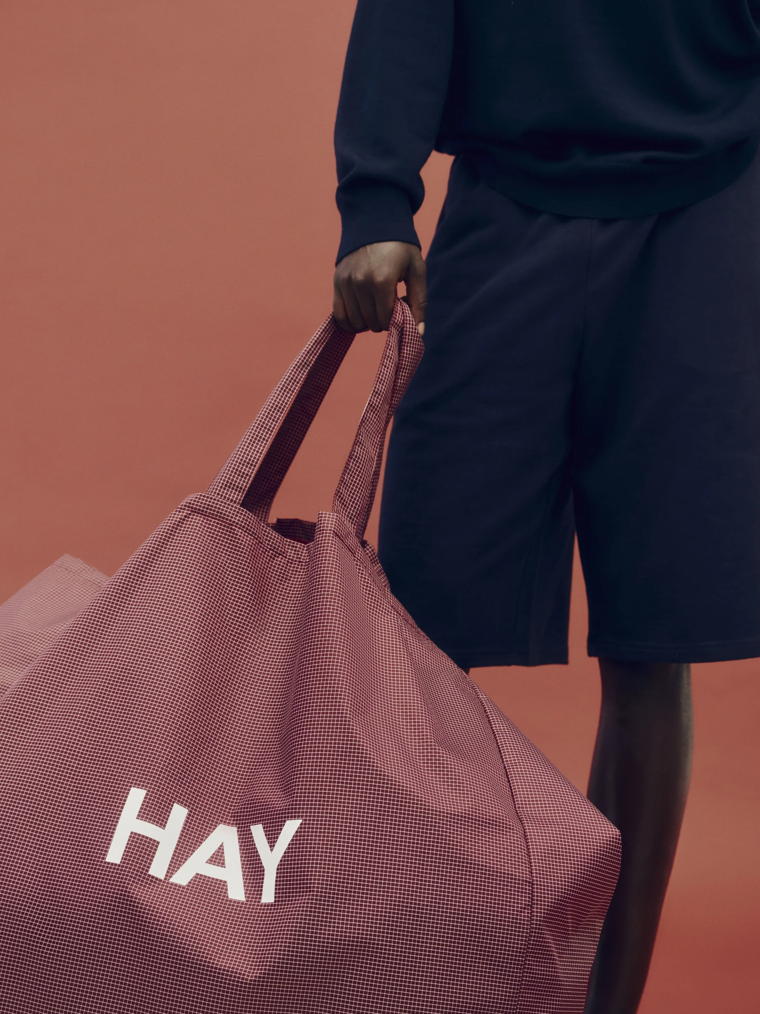 Grid XL Bag burgundy.jpg