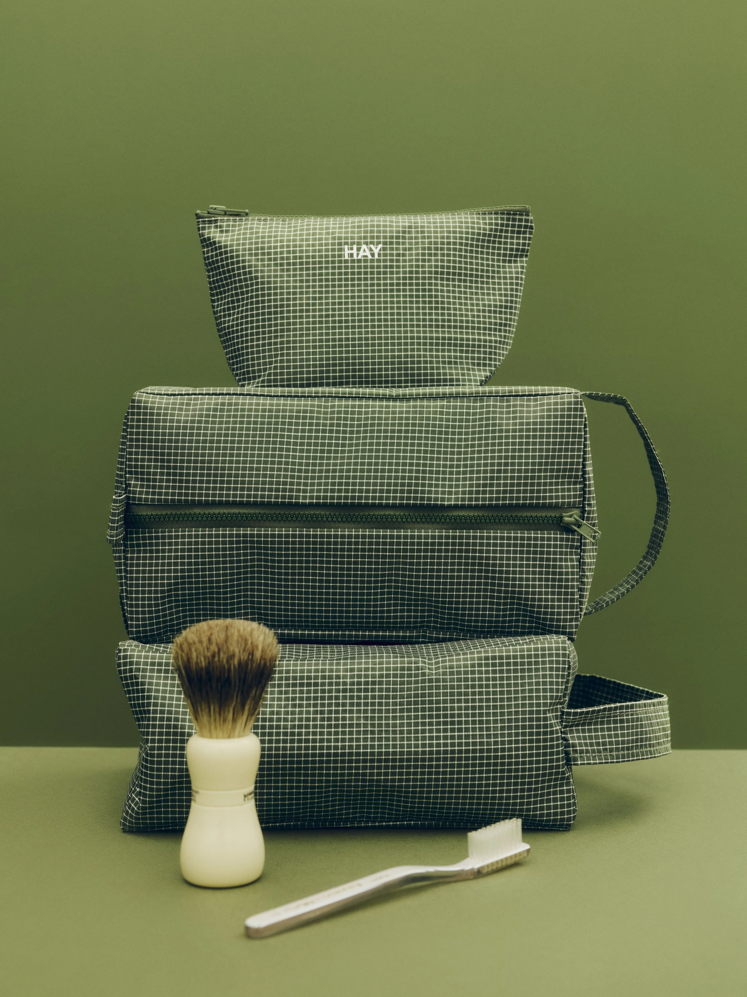 Grid Wash Bag S dark green_Grid Wash Bag M dark green_Grid Pouch S dark green.jpg