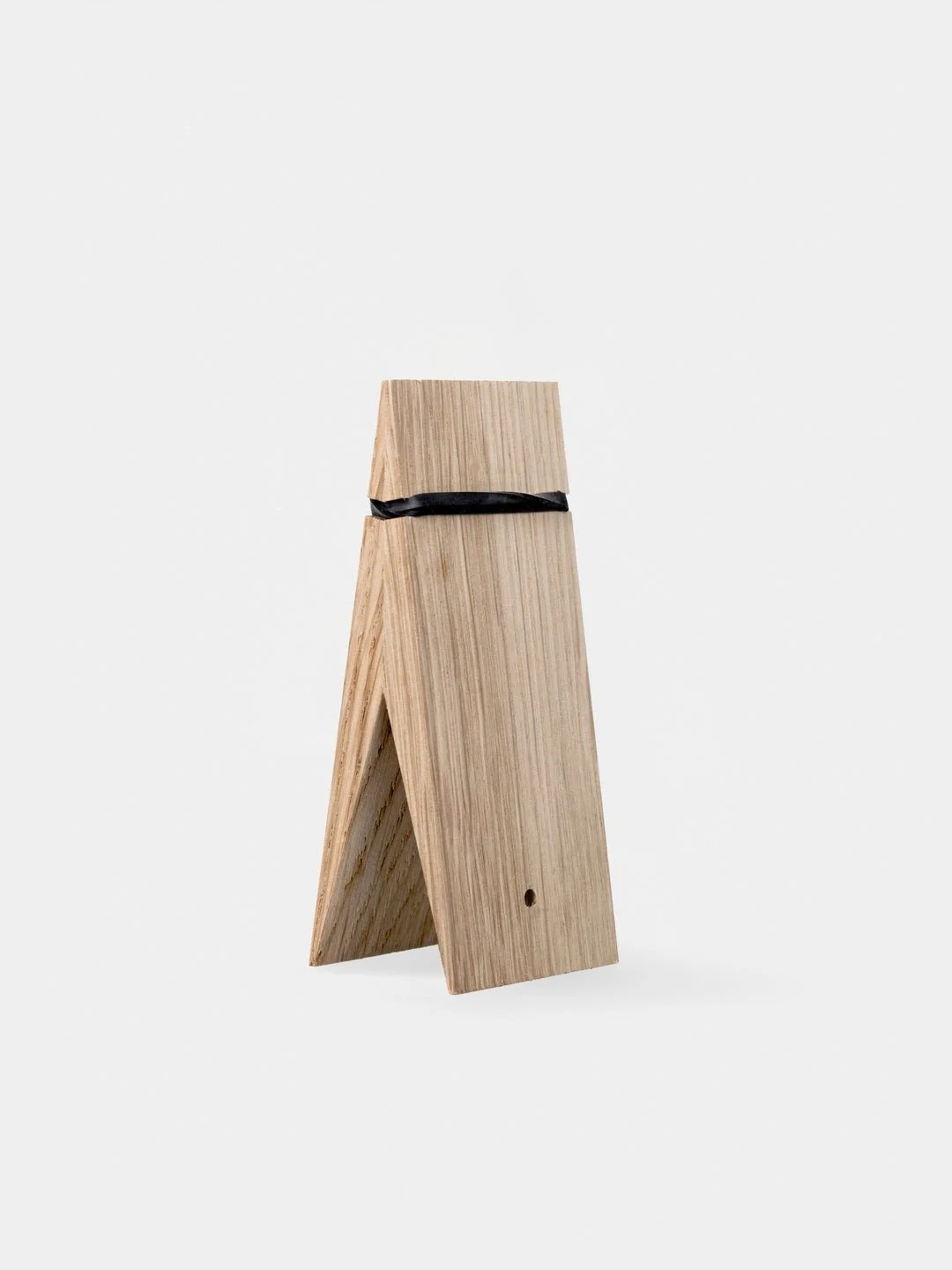 MOEBE_Pinch_PP_Oak_Low-Res_08.jpg