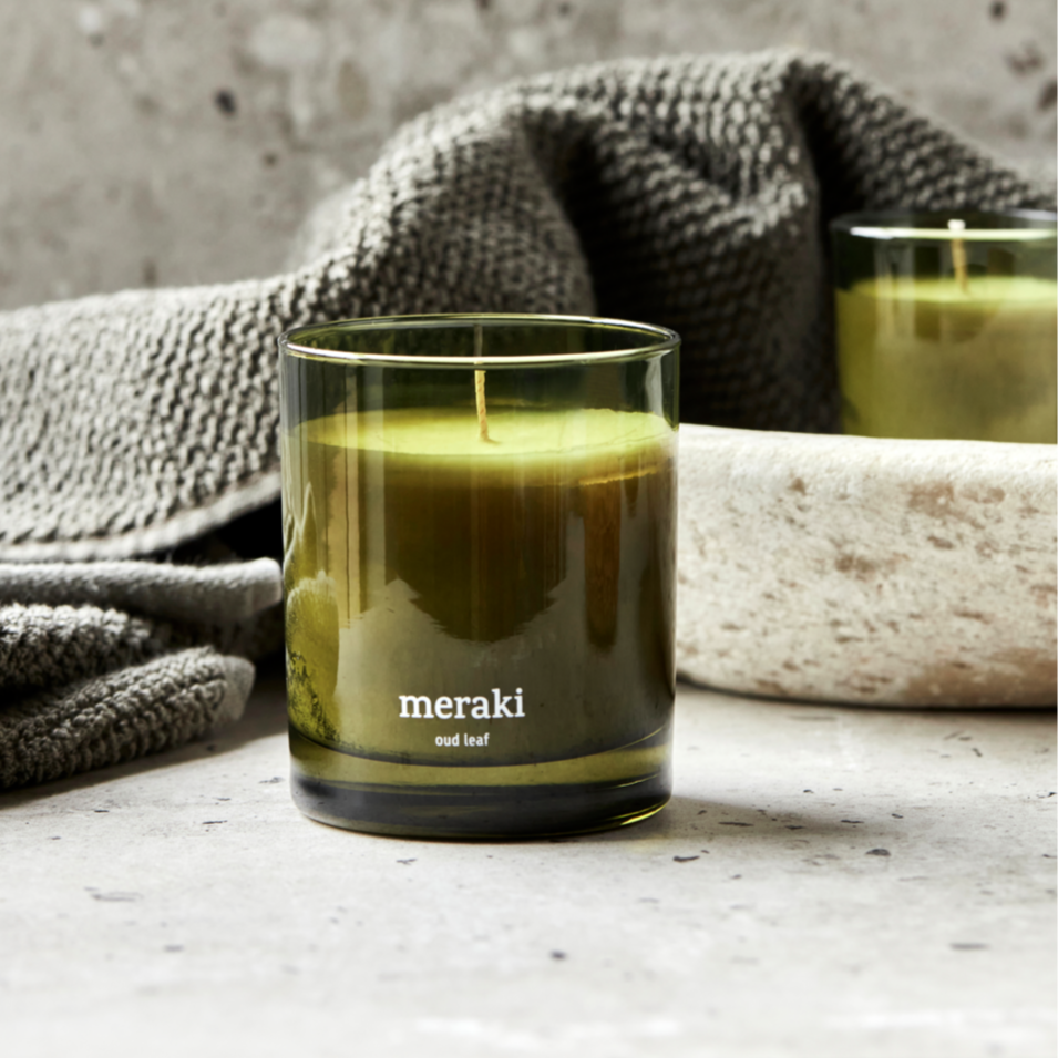 Oud Leaf Scented Candle - Meraki