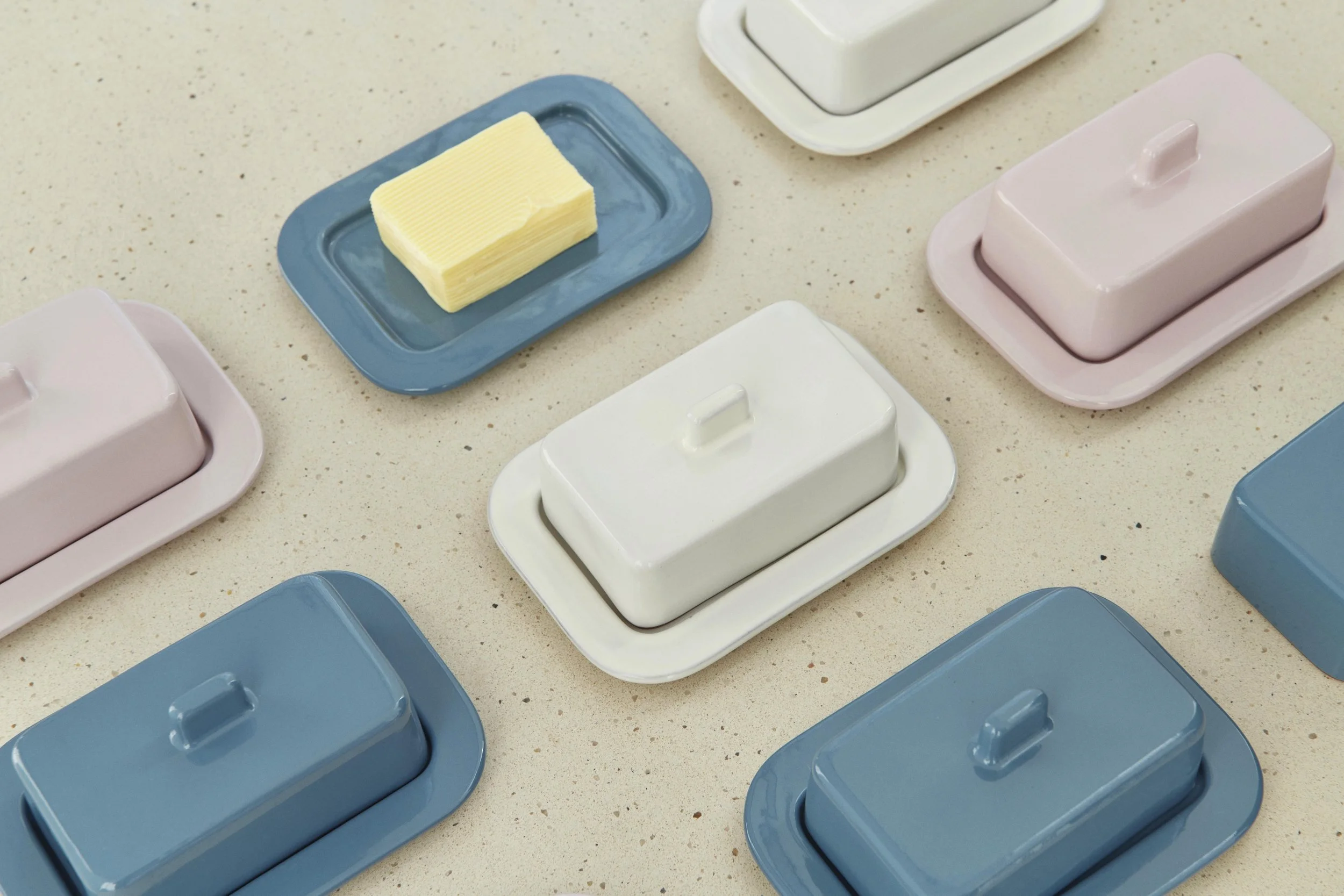 Barro Butter Dish family 02.jpg