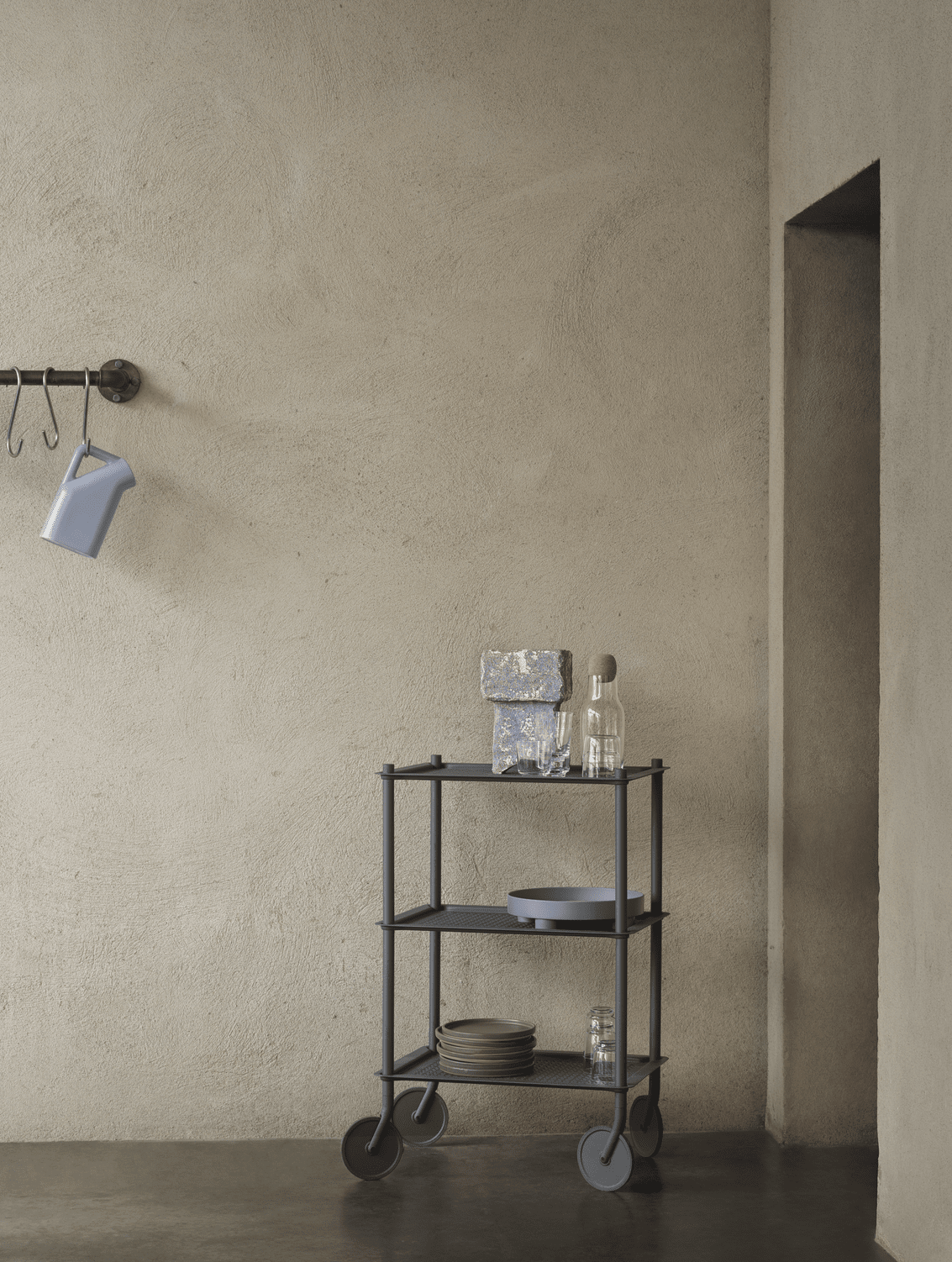 flow-trolley-blue-grey-tub-jug-pale-blue-corky-carafe-raise-glasses-platform-tray-blue-grey-muuto-org.png