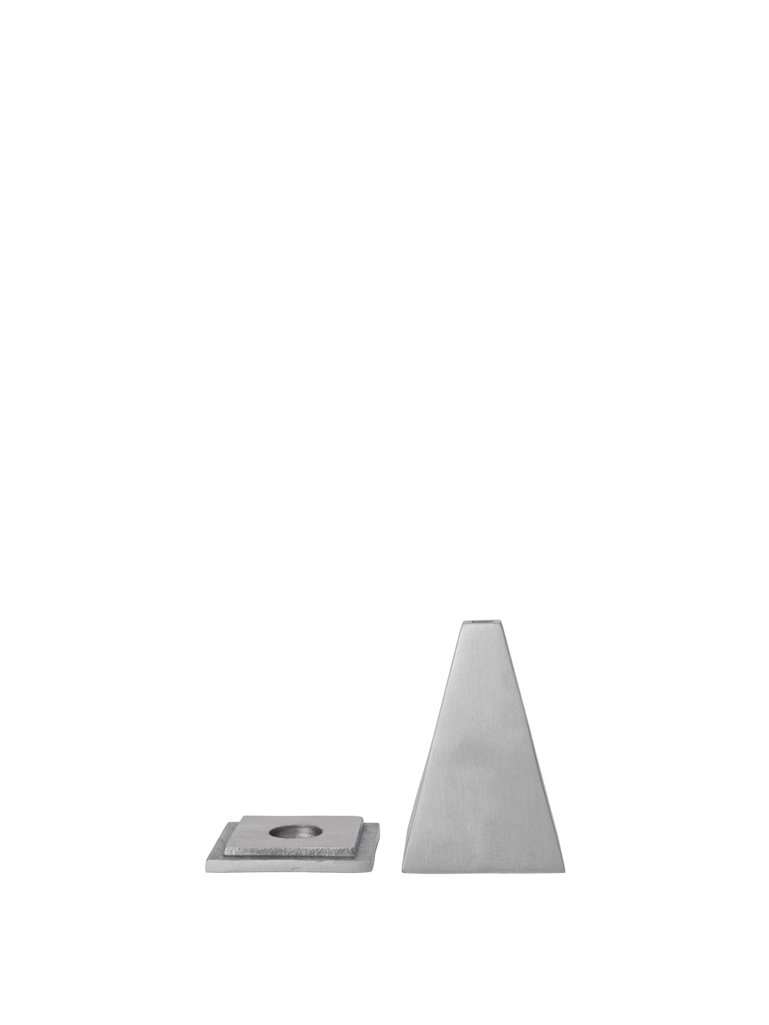 FermLiving_SS26_PyraIncenseBurnerConeBurner_BrushedAluminium_1104273178_2.png