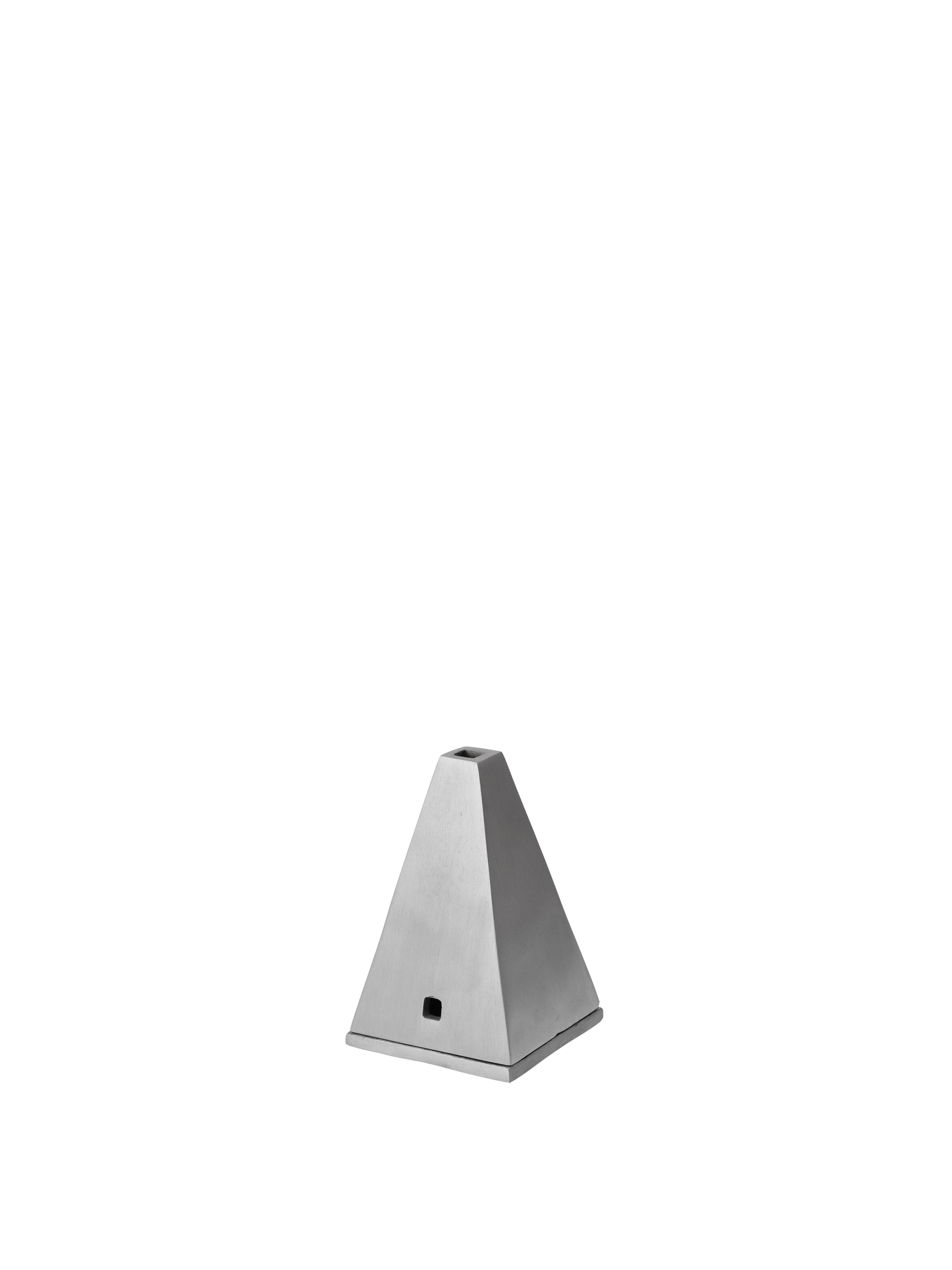 FermLiving_SS26_PyraIncenseBurnerConeBurner_BrushedAluminium_1104273178_3.png