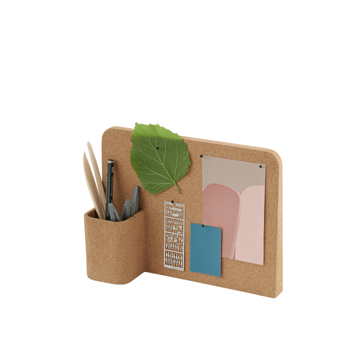 Story-pinboard-cork-w-styling-1-Muuto_5000x5000-hi-res.png