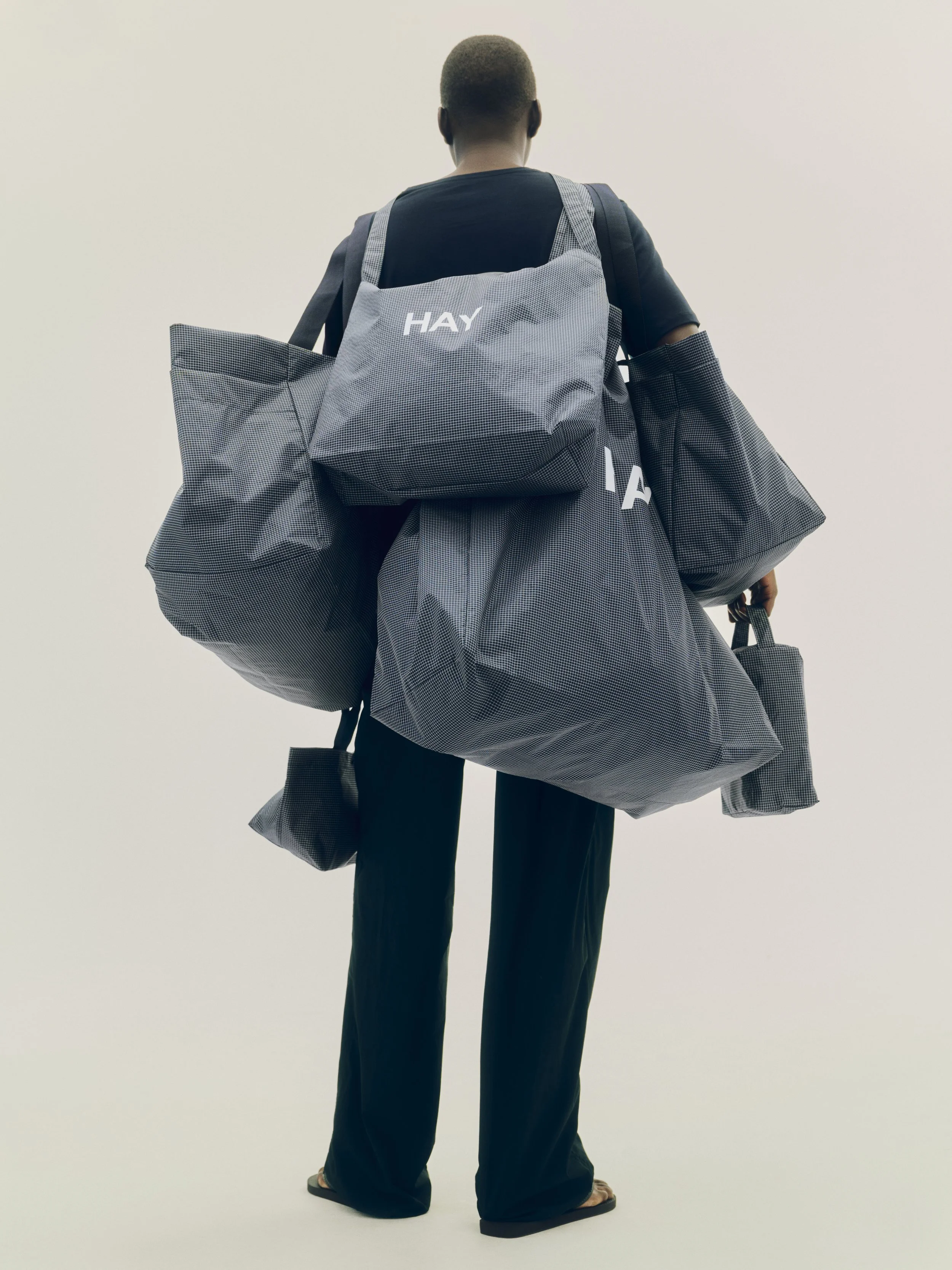 Grid Bag family dark blue.jpg