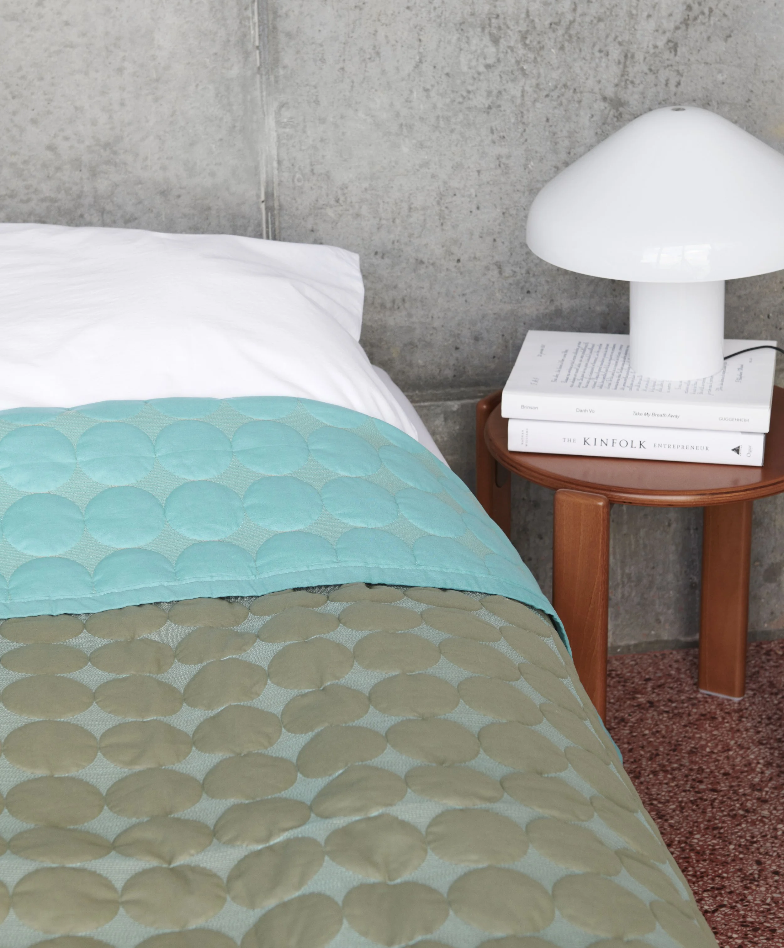 Mega Dot olive green_Pao Glass Table Lamp white.jpg