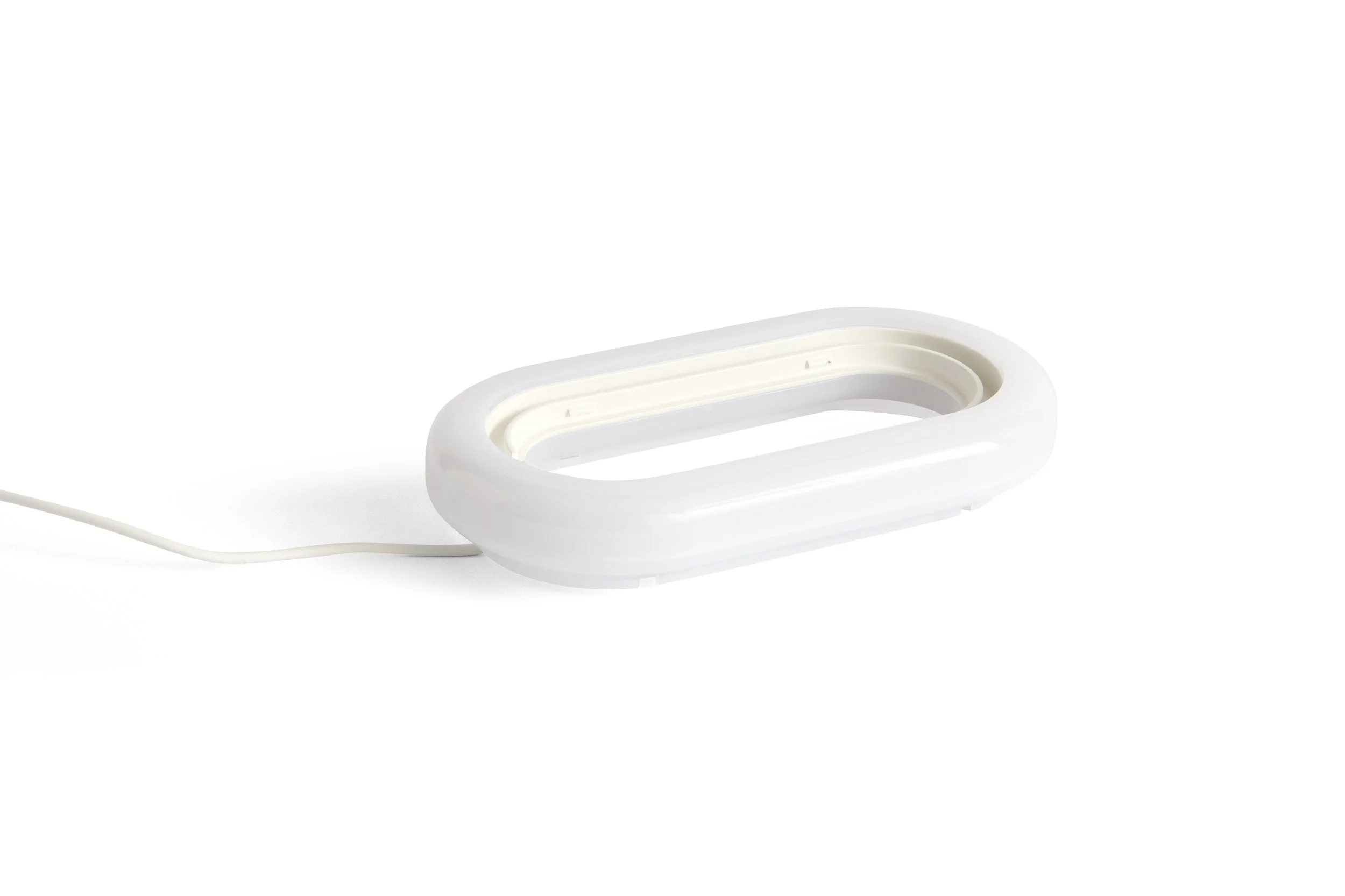 AE060-B432_Drome Table Lamp white opal acrylic_detail 01.jpg