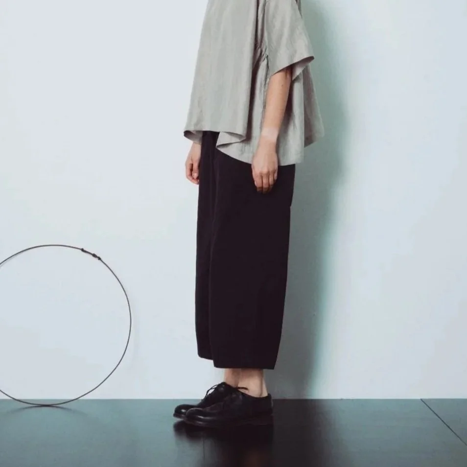 Muku SS26 - Black Cotton Tapered Trousers with Back Pockets