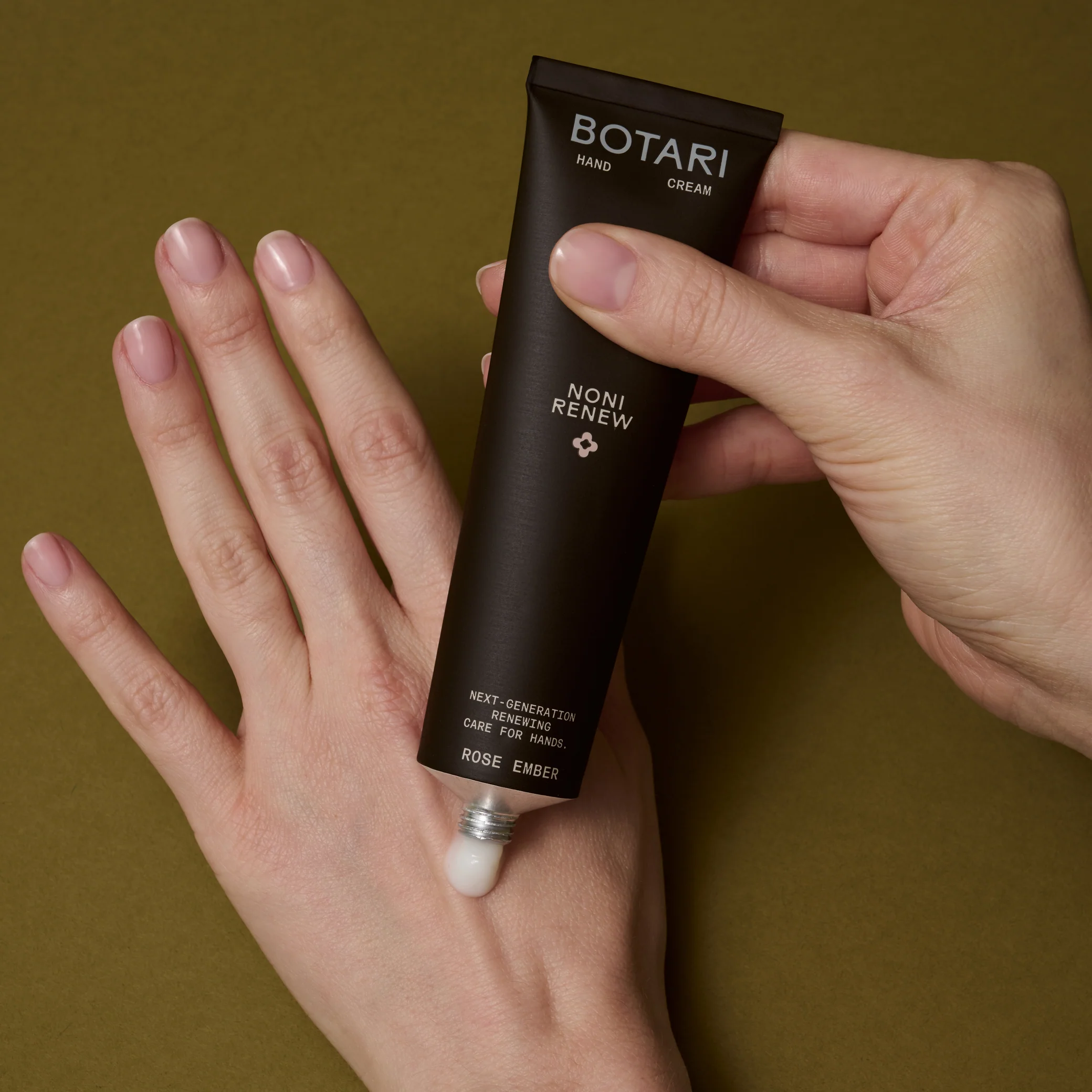 Noni_Renew_Rose_Ember_Hand_Swatch.png