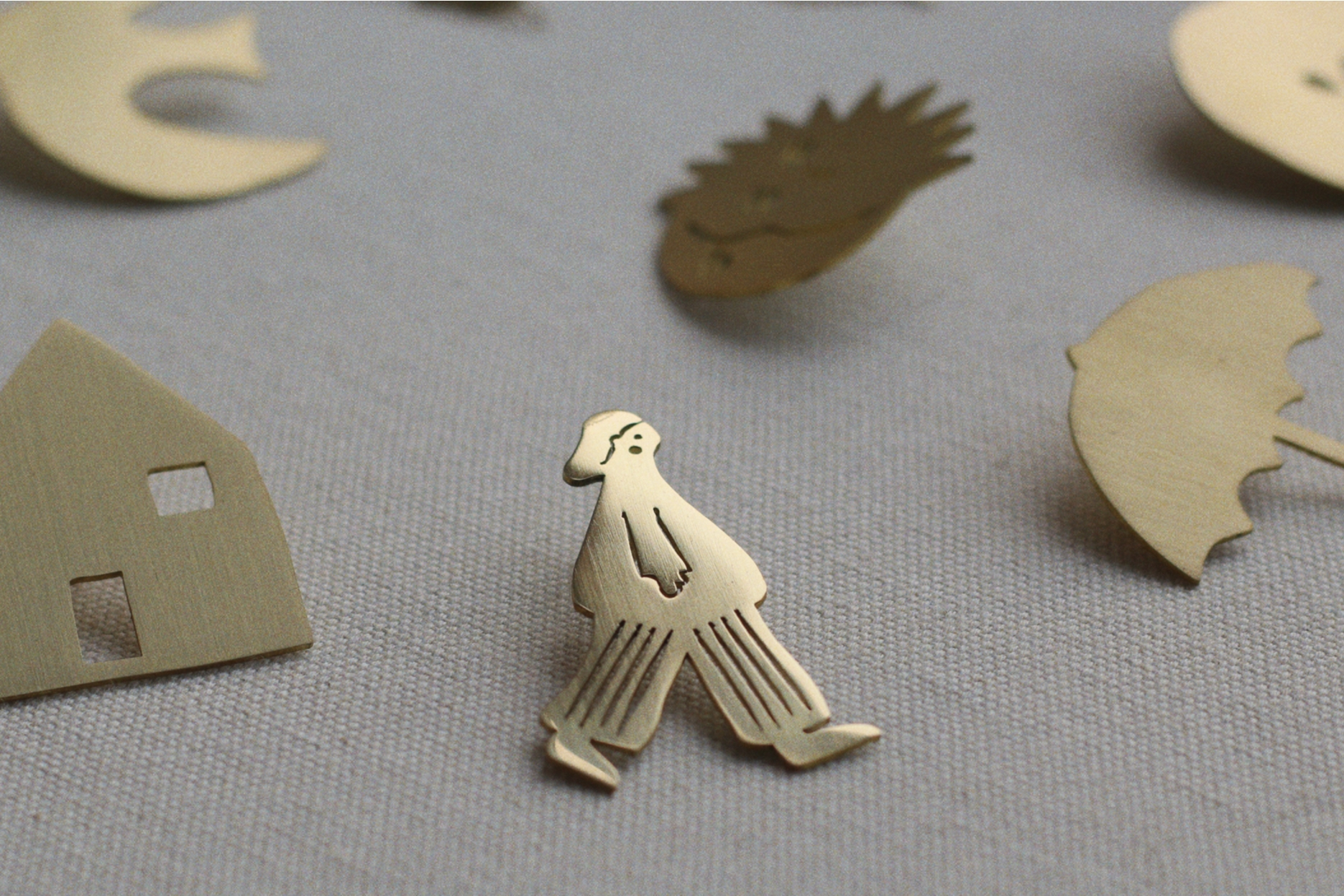 The Wanderer Brass Brooch - Follow The Magpie